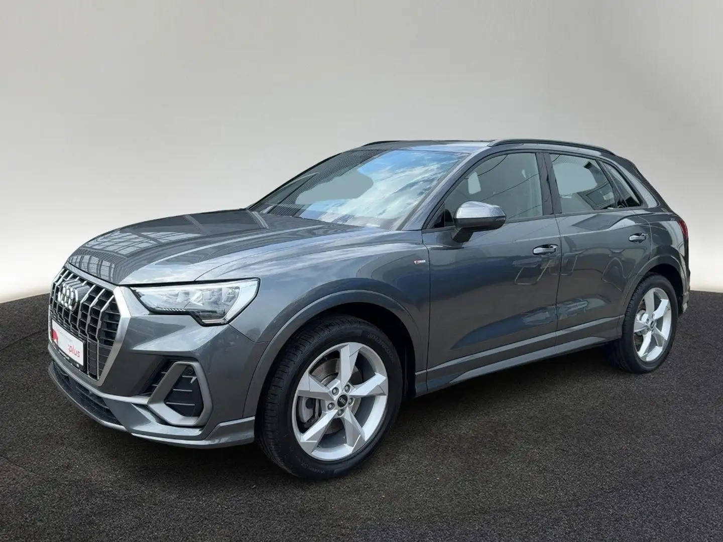 Audi Q3 45 TFSI S line quattro S tronic Virtual PDC N Grau - 2