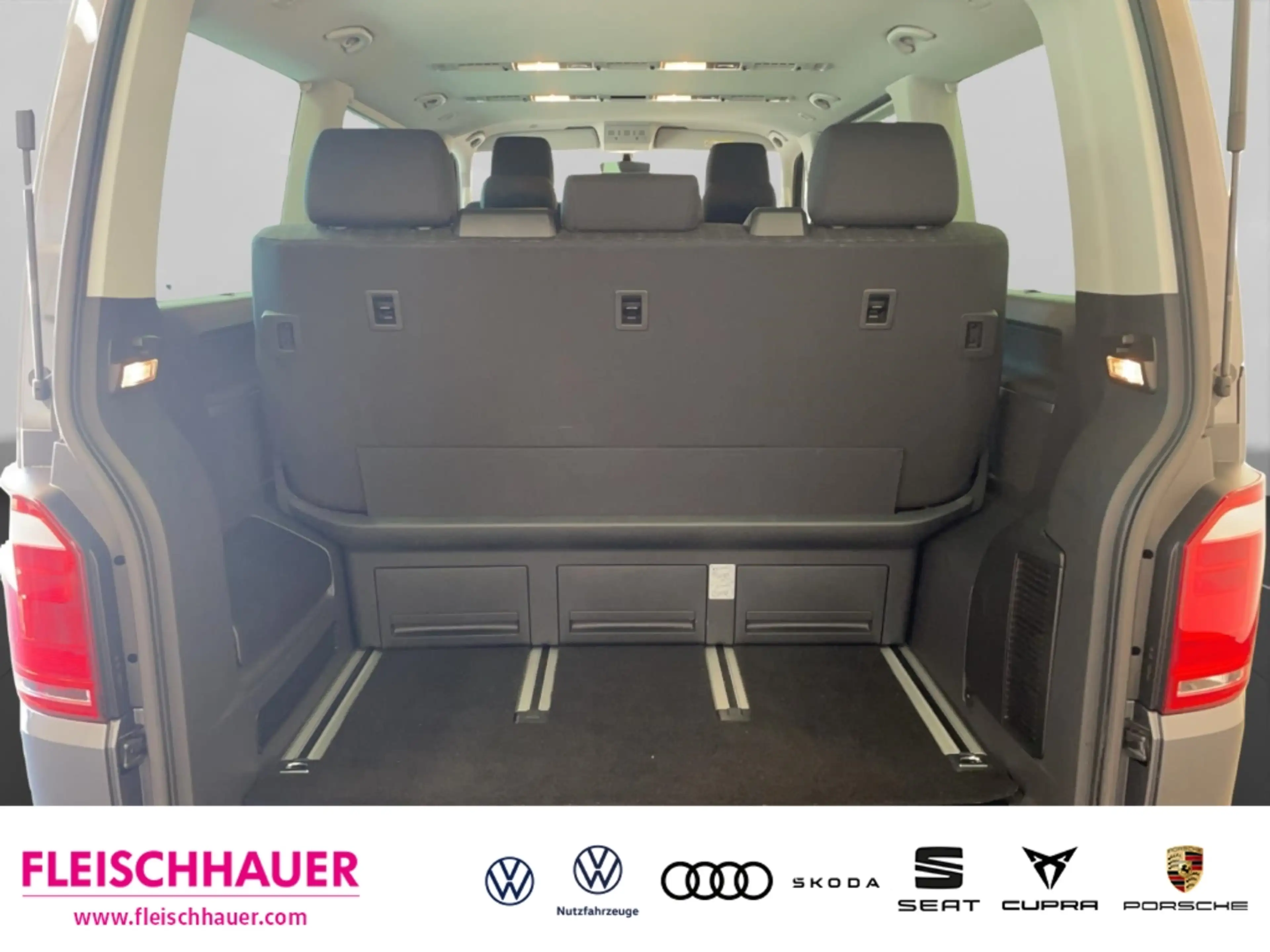 Volkswagen T6.1 Multivan 2,0 TDI Comfortline ACC Tel.-Vorb. Navi AHK Temp S — photo 7