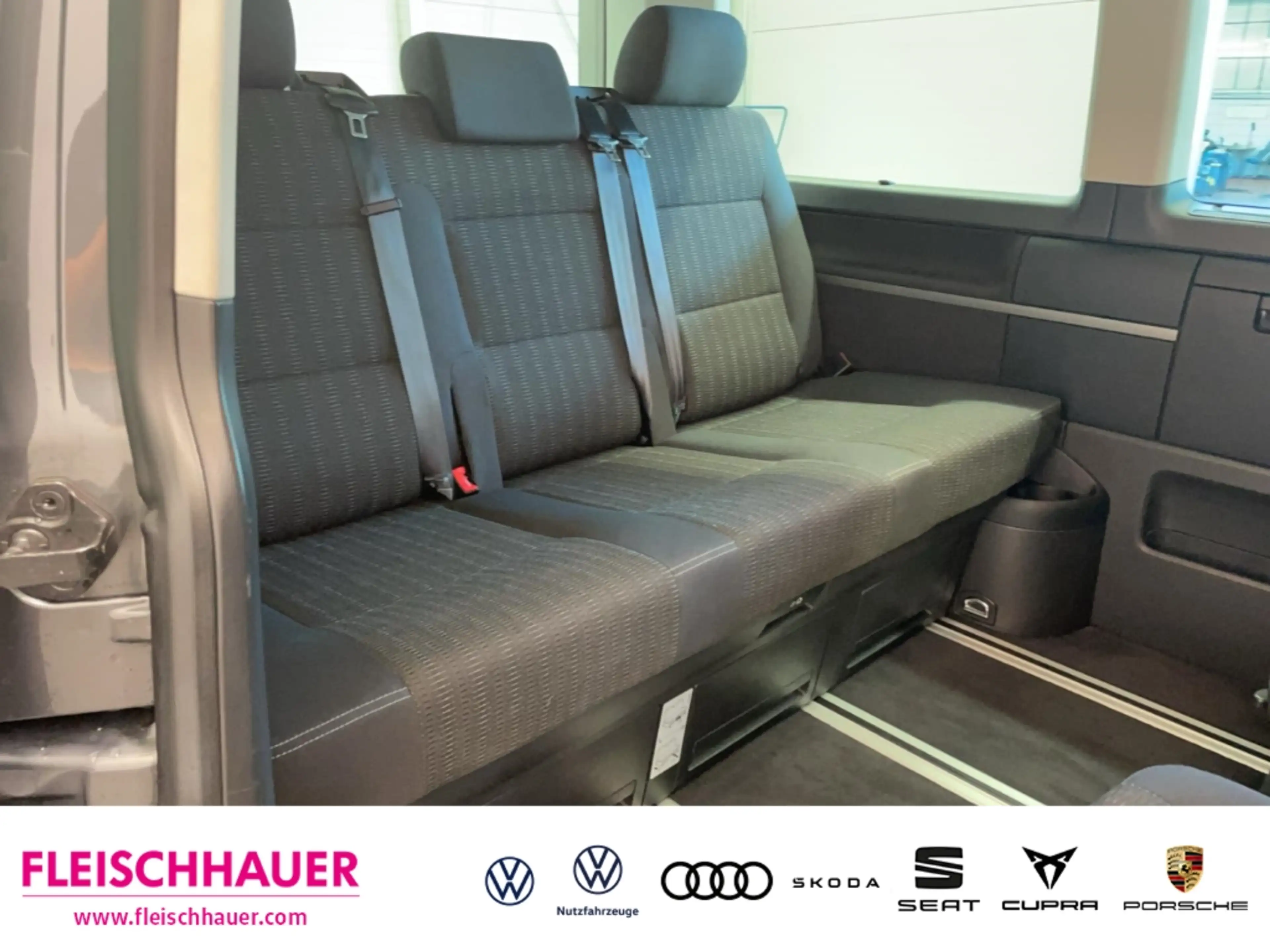 Volkswagen T6.1 Multivan 2,0 TDI Comfortline ACC Tel.-Vorb. Navi AHK Temp S — photo 18