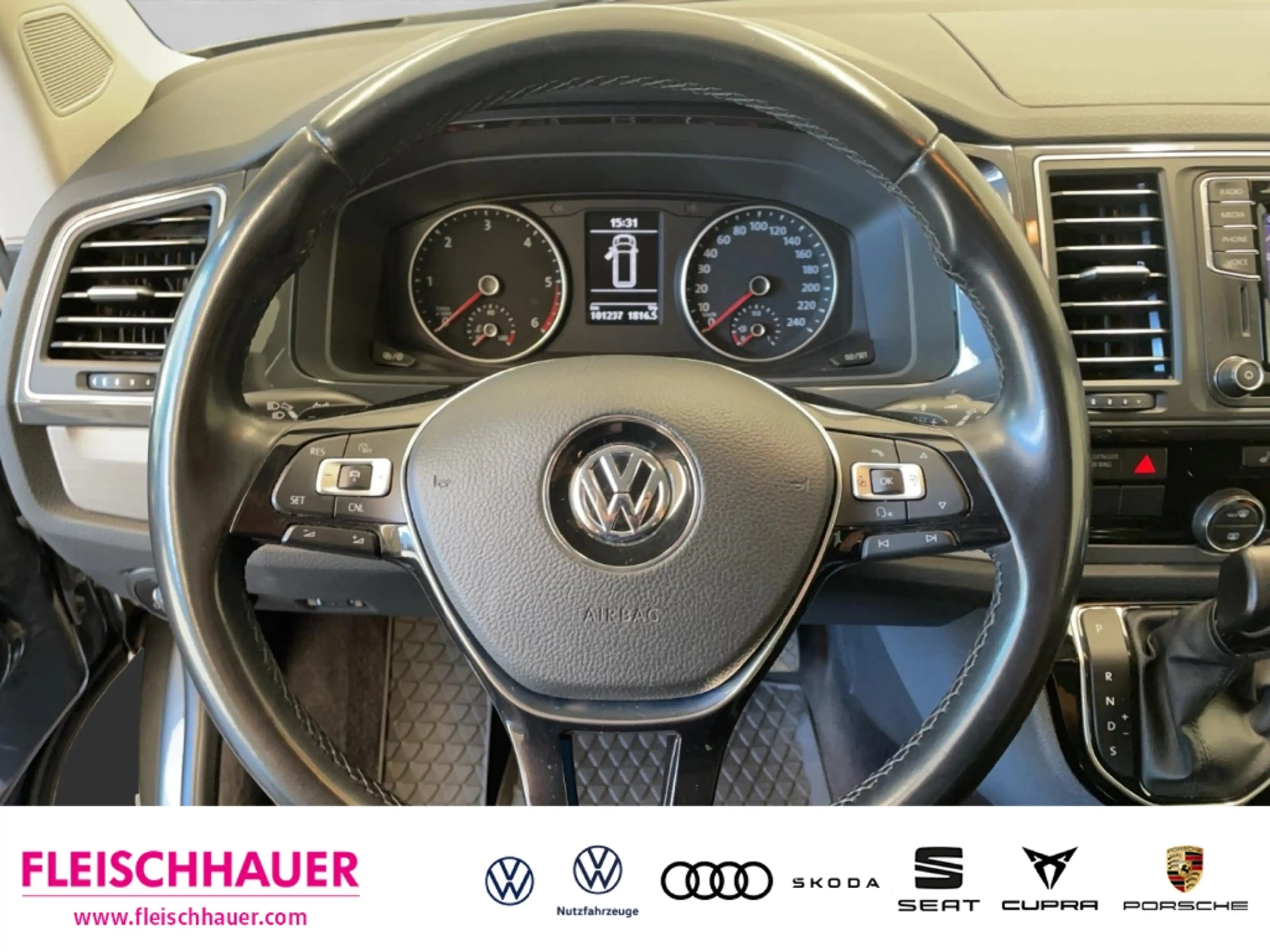 Volkswagen T6.1 Multivan 2,0 TDI Comfortline ACC Tel.-Vorb. Navi AHK Temp S — photo 16