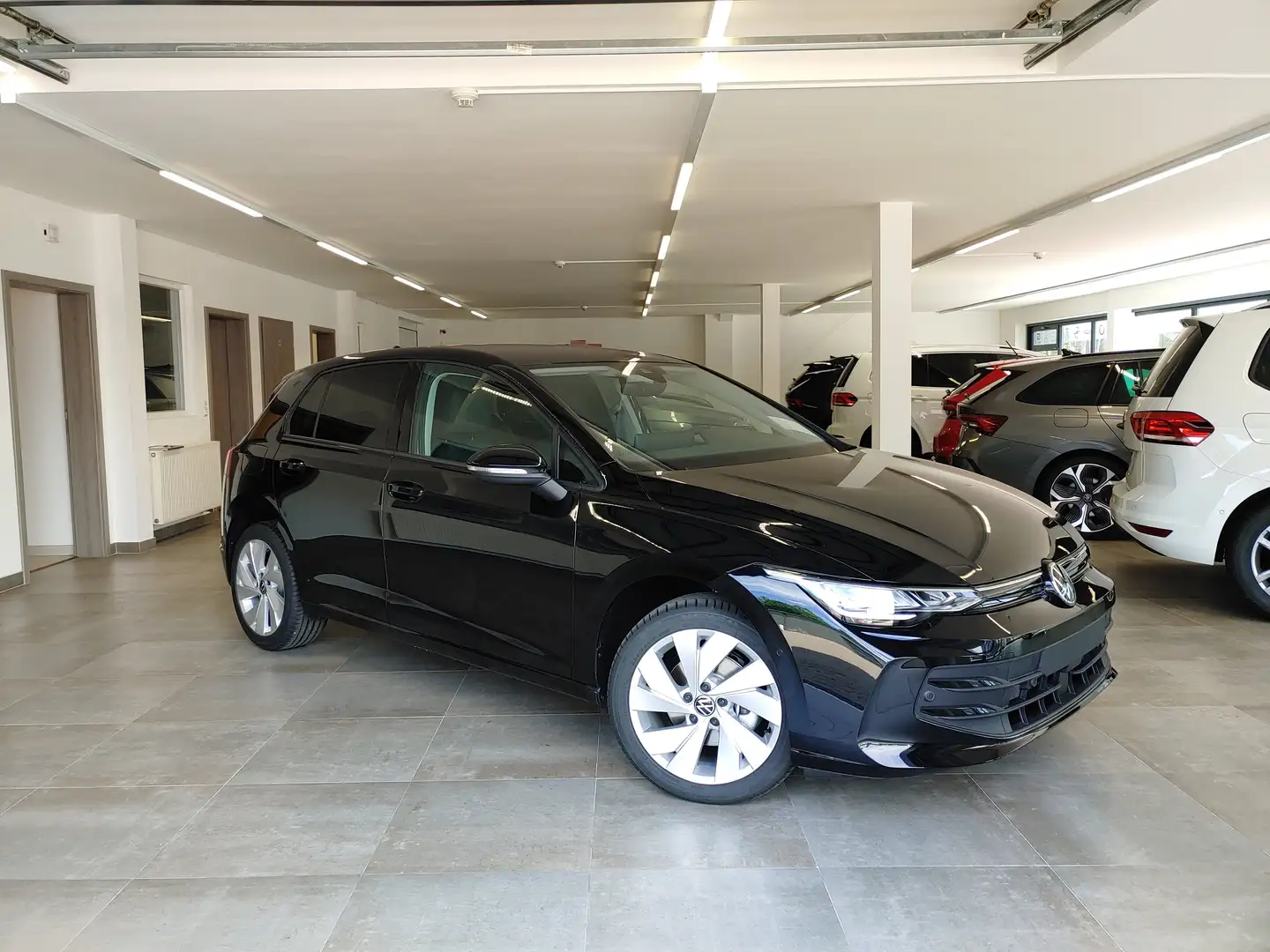 Volkswagen Golf 1.5 eTSI DSG Ready2Discover/AHK/ACC/17"/4Jahre Noir - 1