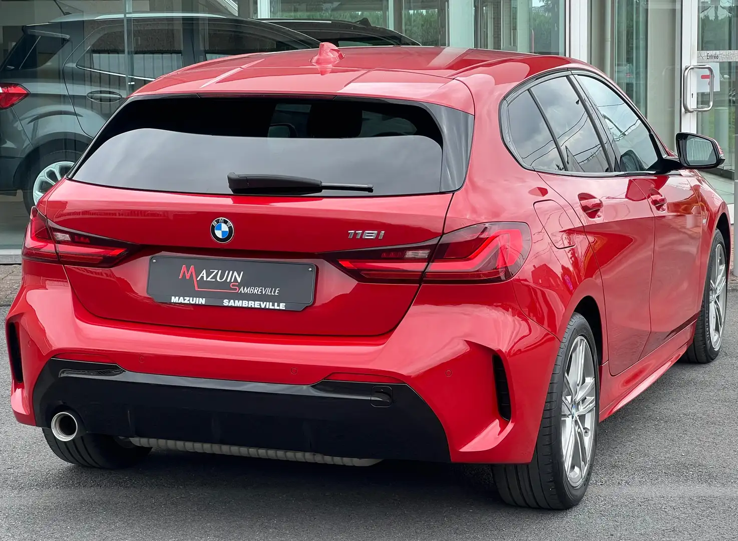 BMW 118 iA * 140 Cv * Pack M * Boite Auto * CarPlay * Rojo - 2