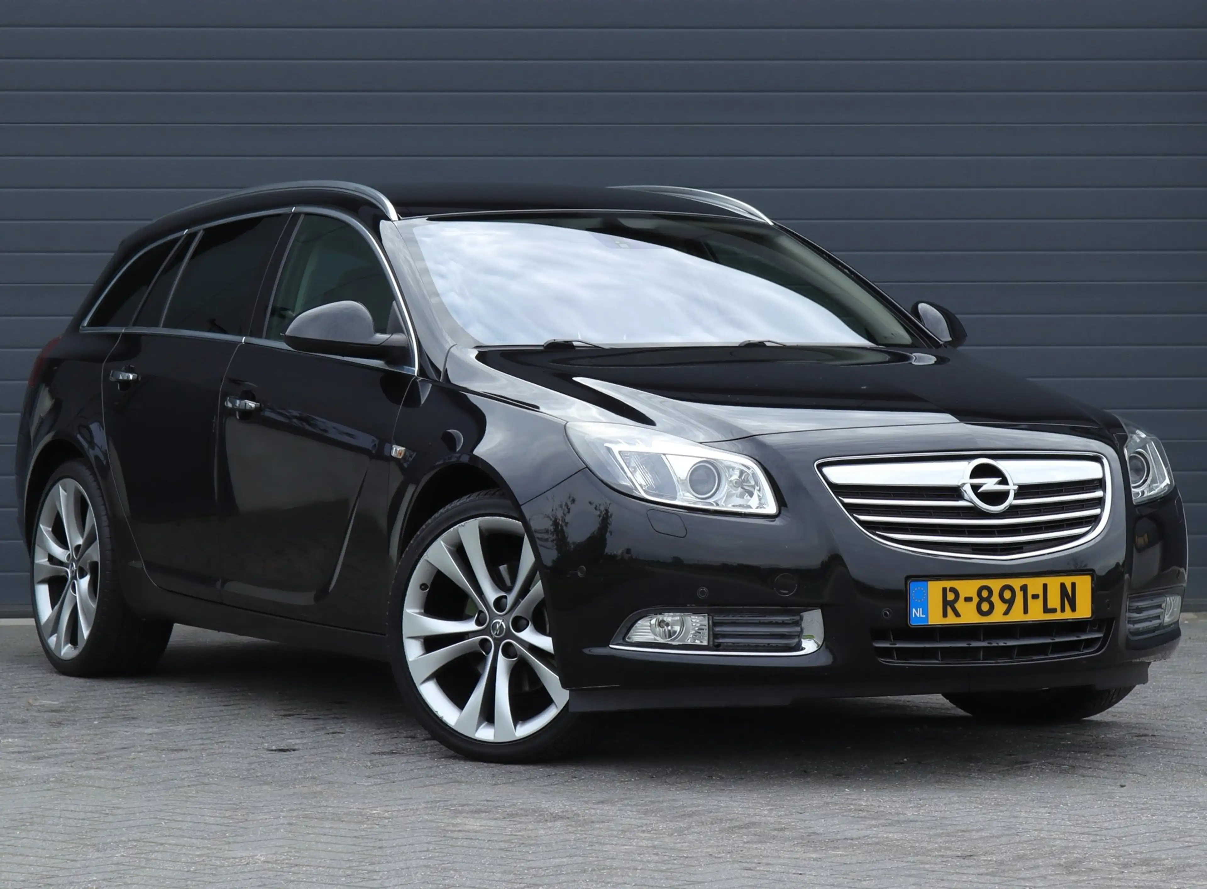 Opel Insignia SPORTS TOURER SW 1.6 Turbo LEDER / NAVI / XENON — photo 4