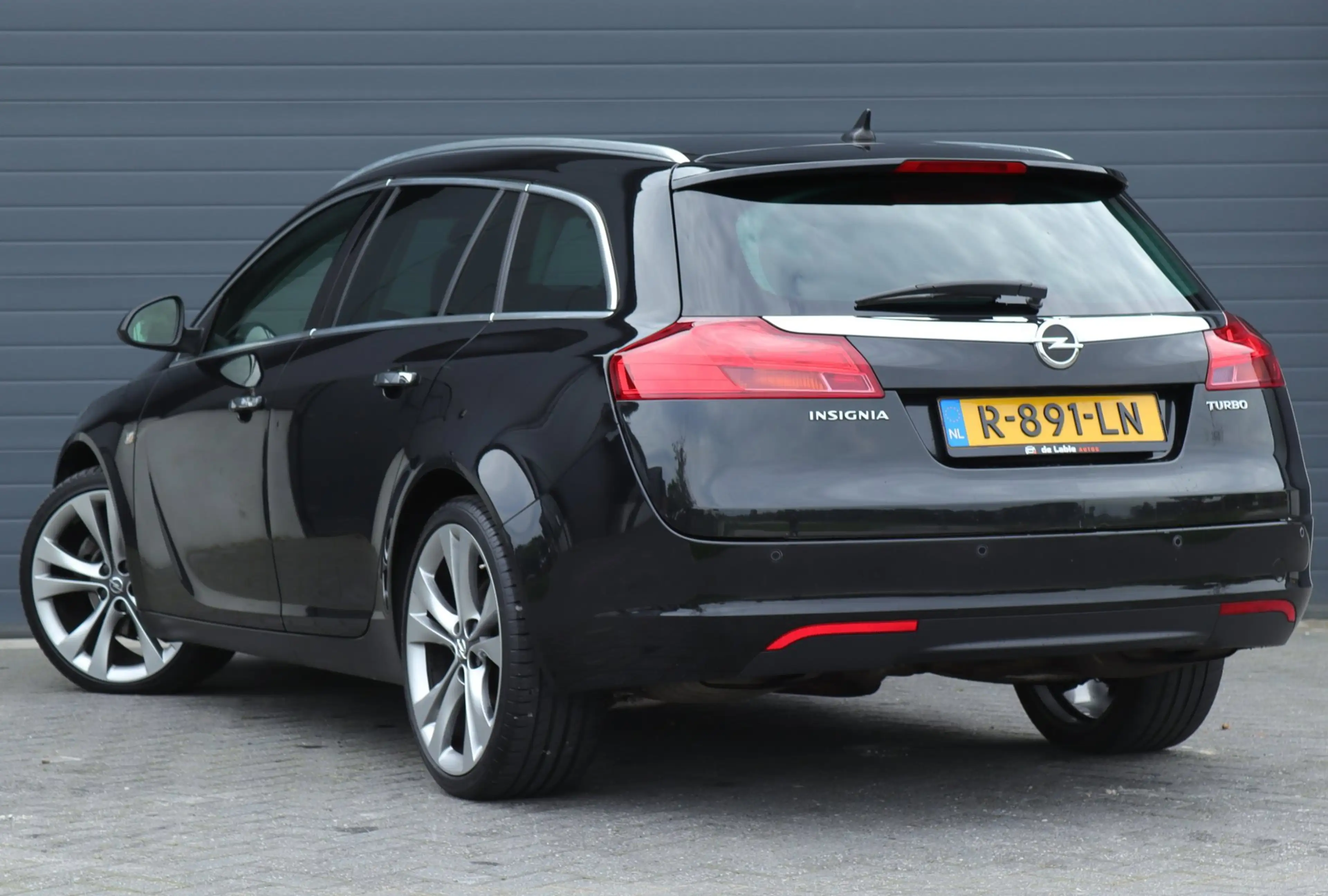 Opel Insignia SPORTS TOURER SW 1.6 Turbo LEDER / NAVI / XENON — photo 8