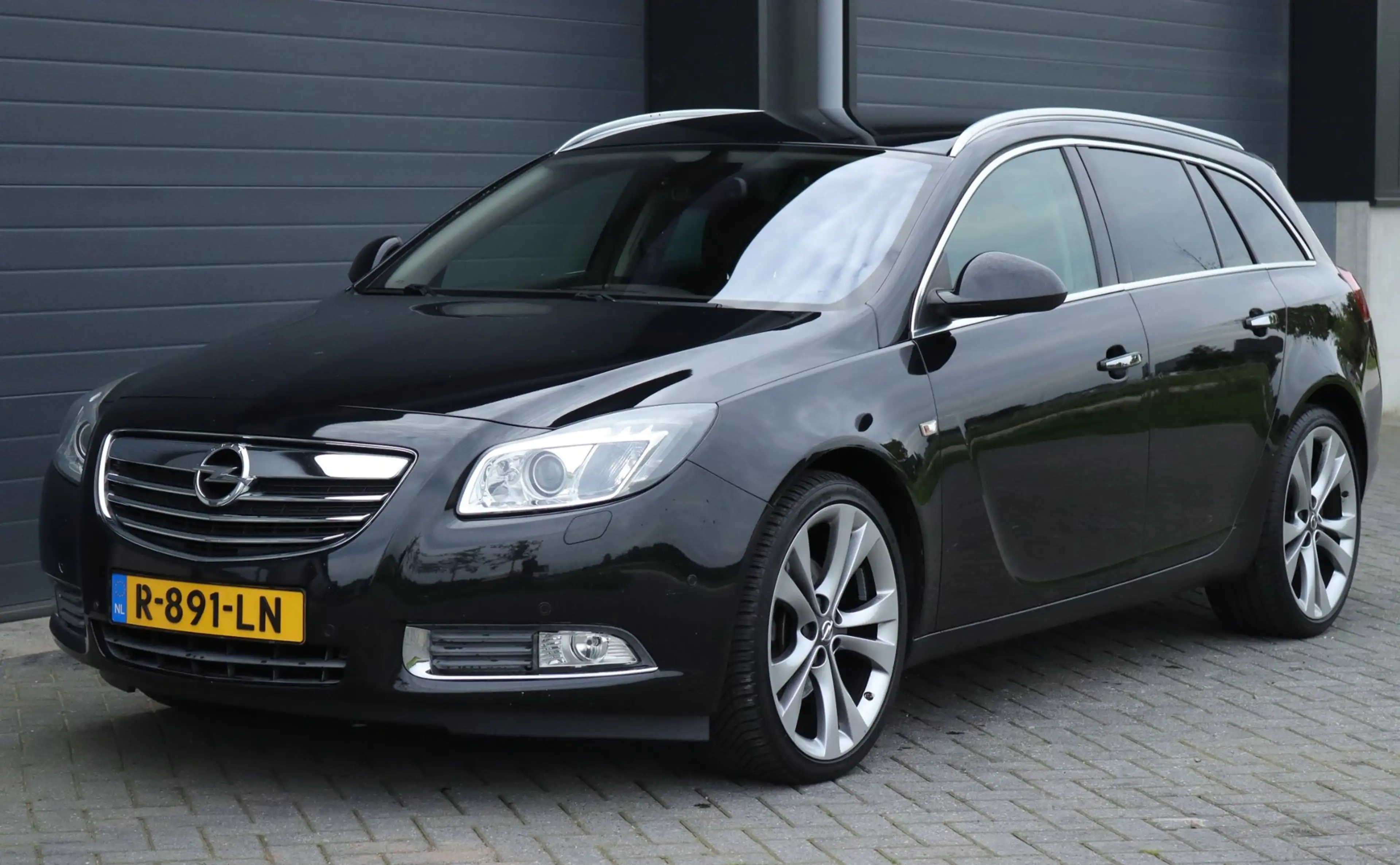 Opel Insignia SPORTS TOURER SW 1.6 Turbo LEDER / NAVI / XENON — photo 5