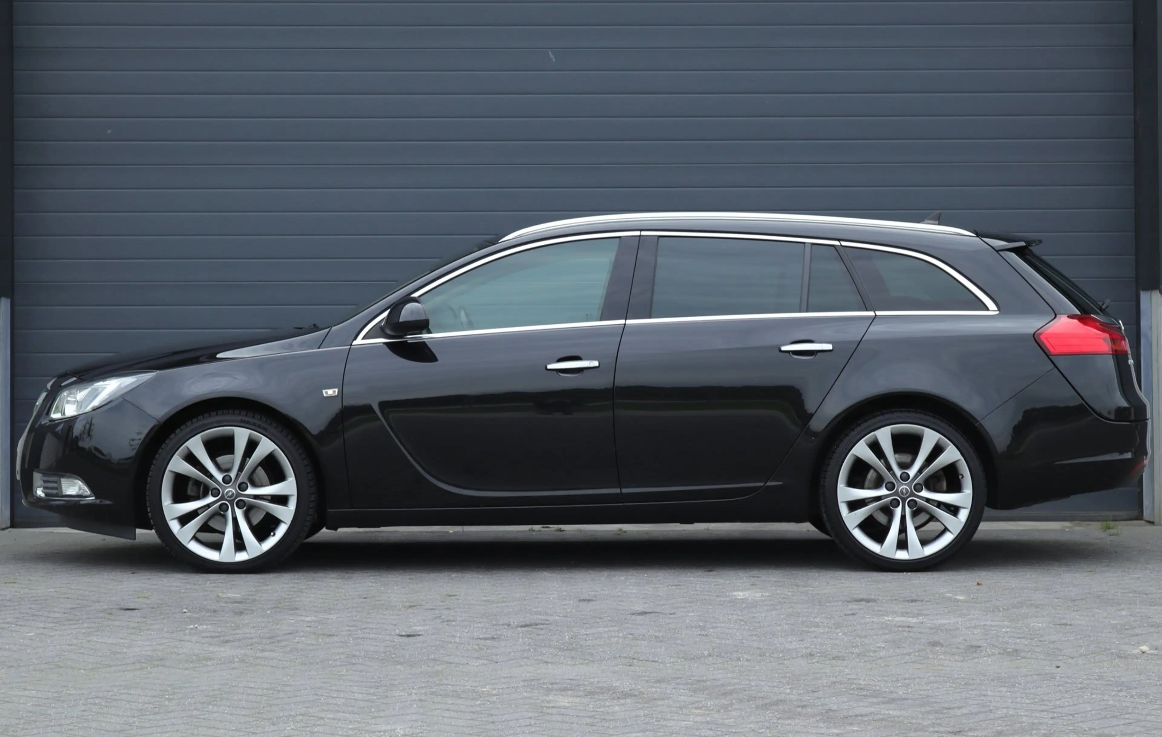 Opel Insignia SPORTS TOURER SW 1.6 Turbo LEDER / NAVI / XENON — photo 6