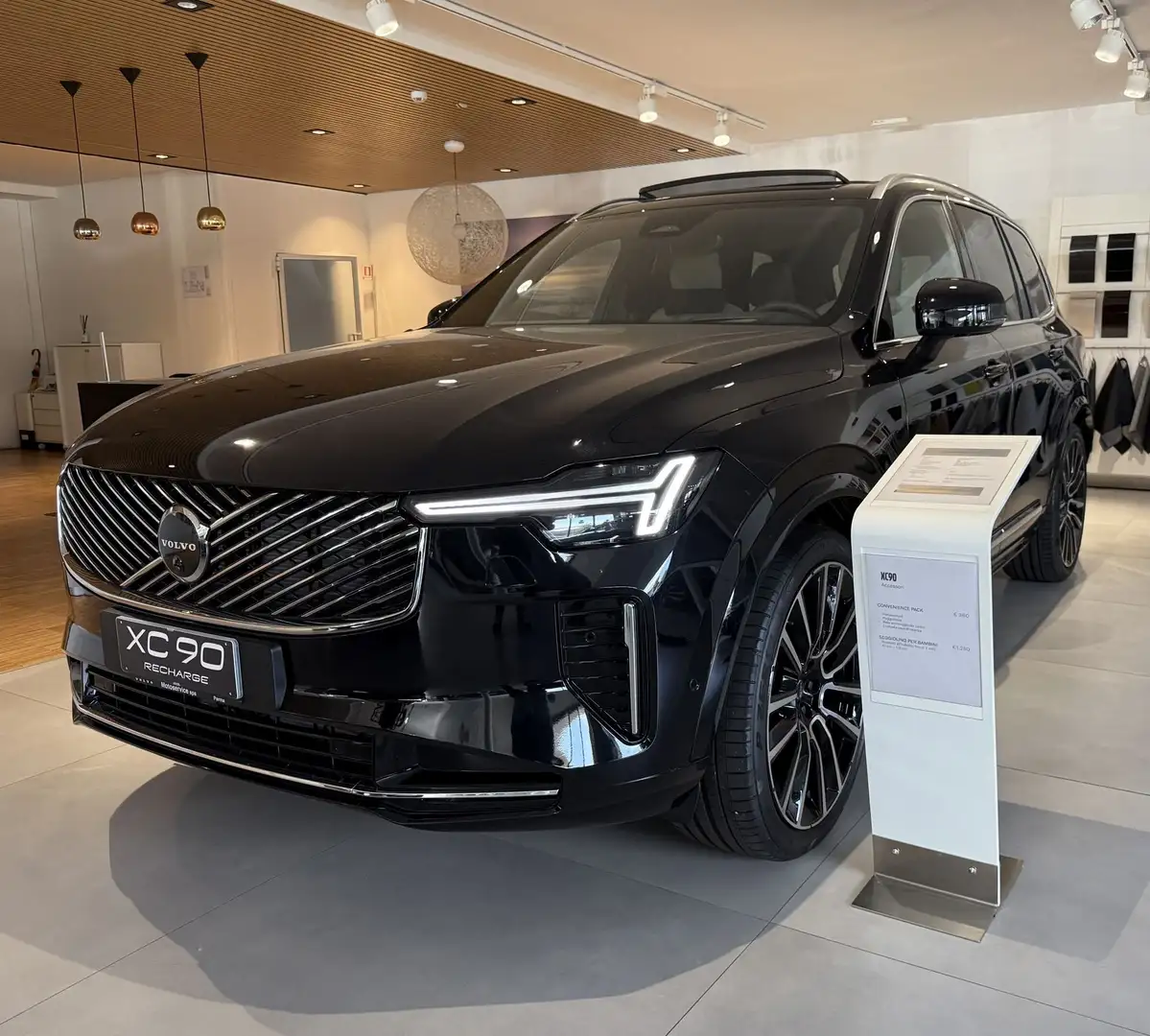 Volvo XC90 XC90 B5 AWD automatico 7 posti Ultra Bright Zwart - 1