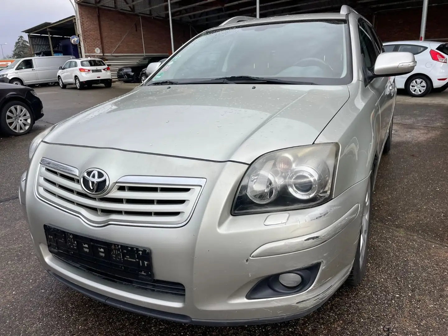 Toyota Avensis Kombi 2.0 Executive/KLIMA/ Silber - 1
