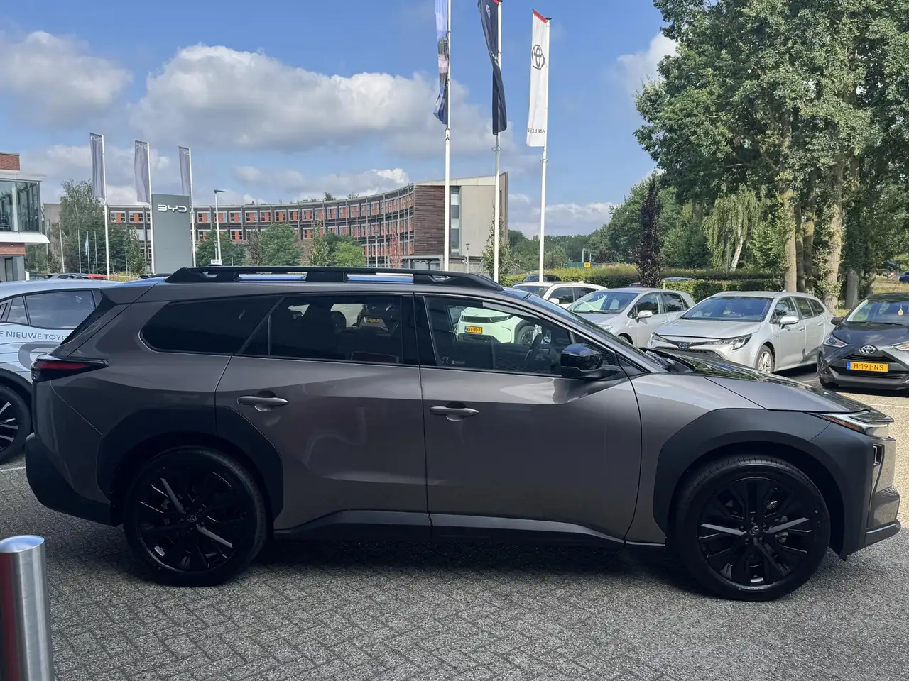 Toyota bZ4X 2026 — фото 7