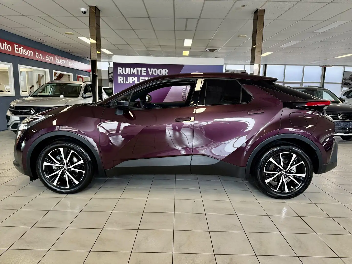 Toyota C-HR 1.8 Hybrid 140 STYLE + *LED*APP*LM18*ADAP*NAVI* Paars - 2