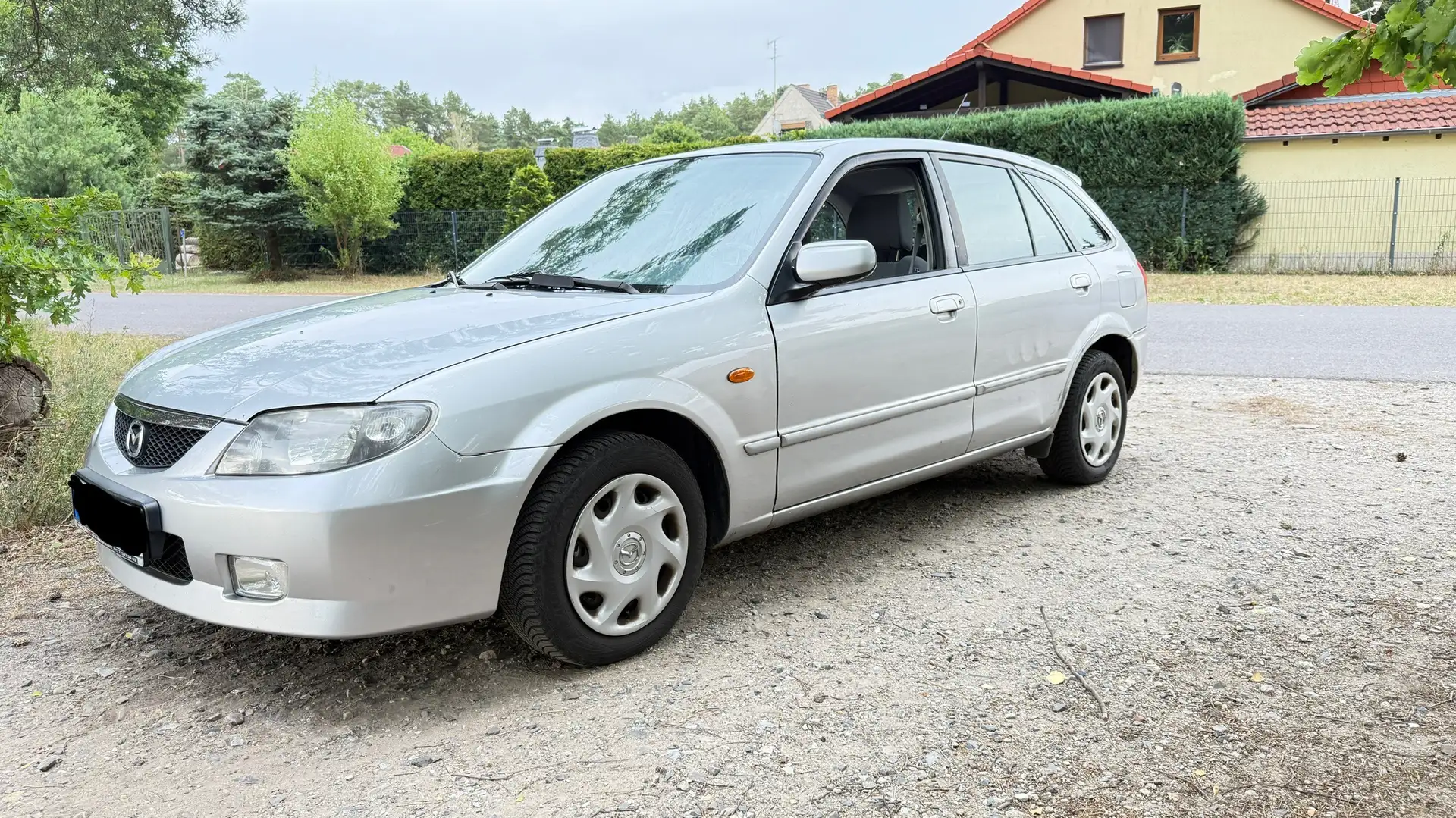 Mazda 323 F 1.6 Exclusive - 1