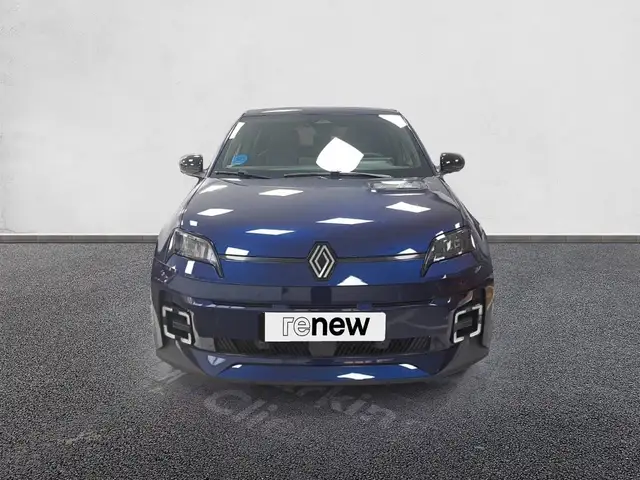 Renault Megane E-Tech view 3