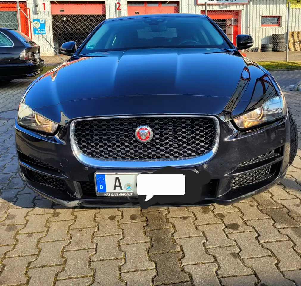 Jaguar XE