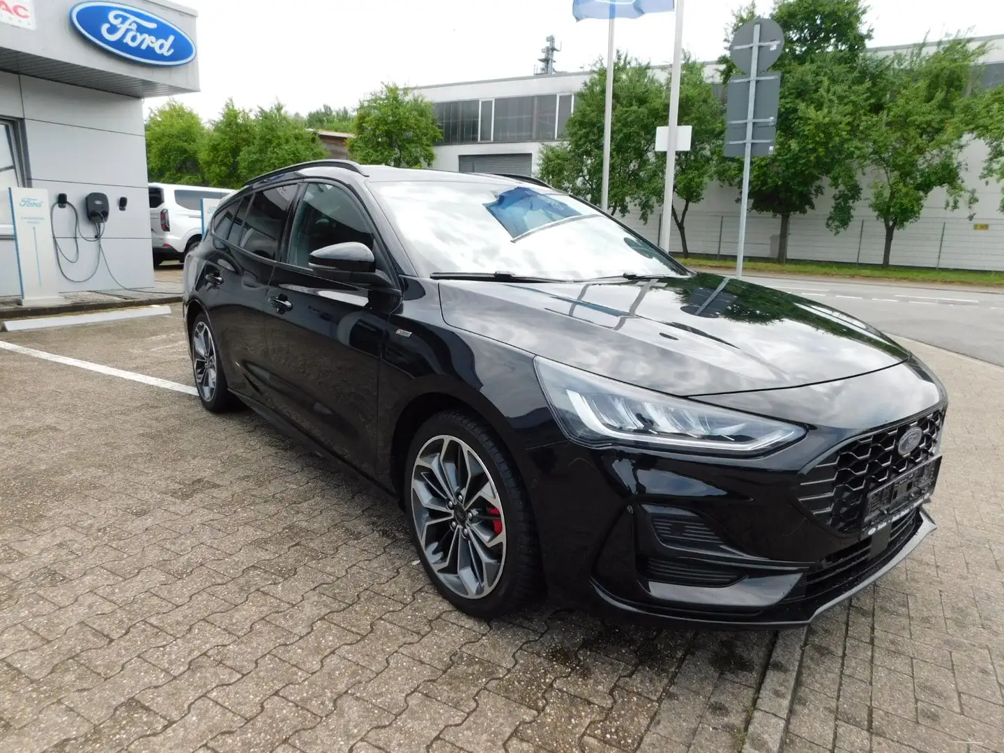 Ford Focus Turnier ST-Line X inkl. AHK/ Allwetterr. Schwarz - 1