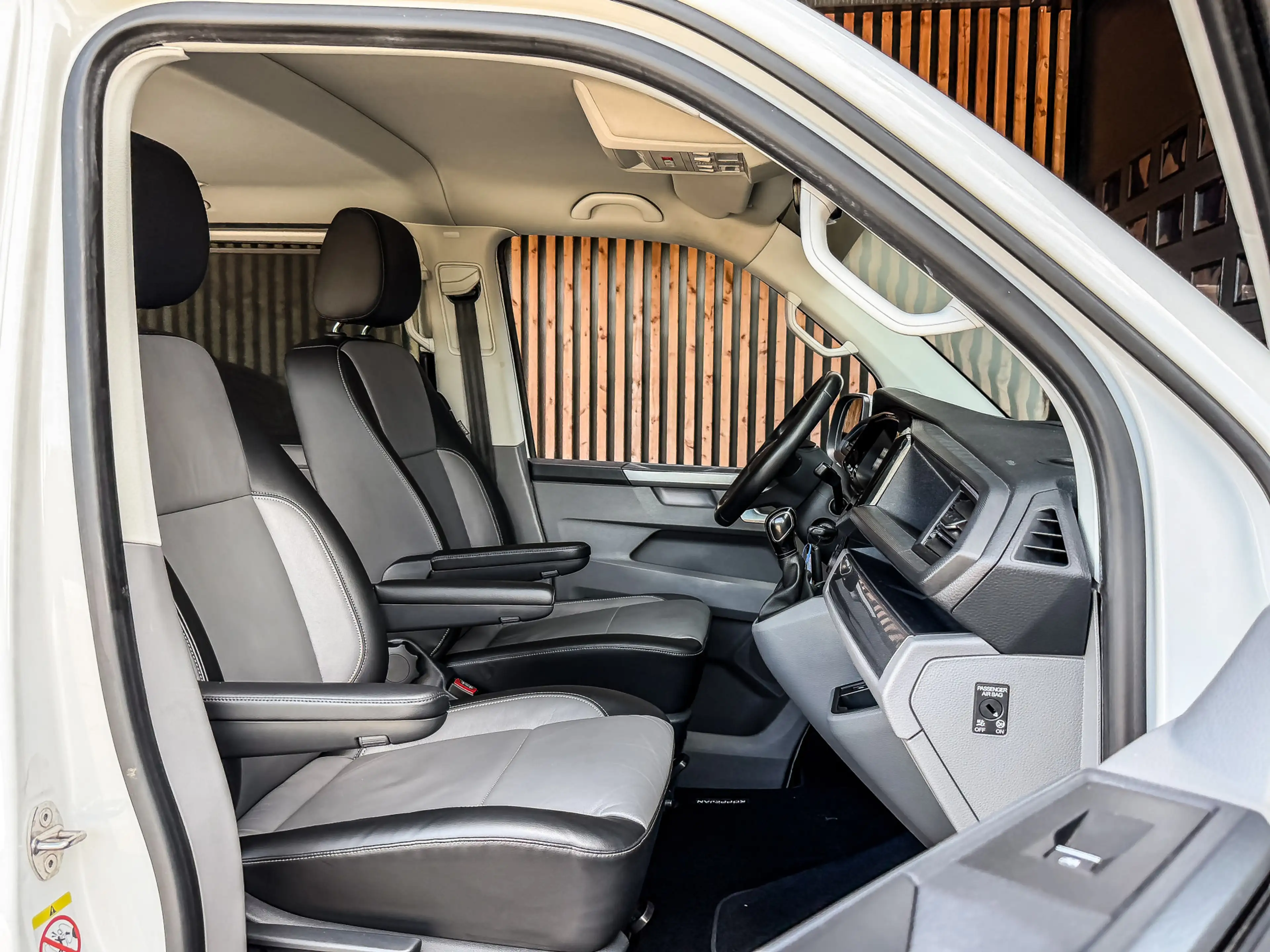 Volkswagen T6.1 Transporter Caravelle 2.0 TDI 204PK DSG Dubbele Cabine L2H1 | — photo 16