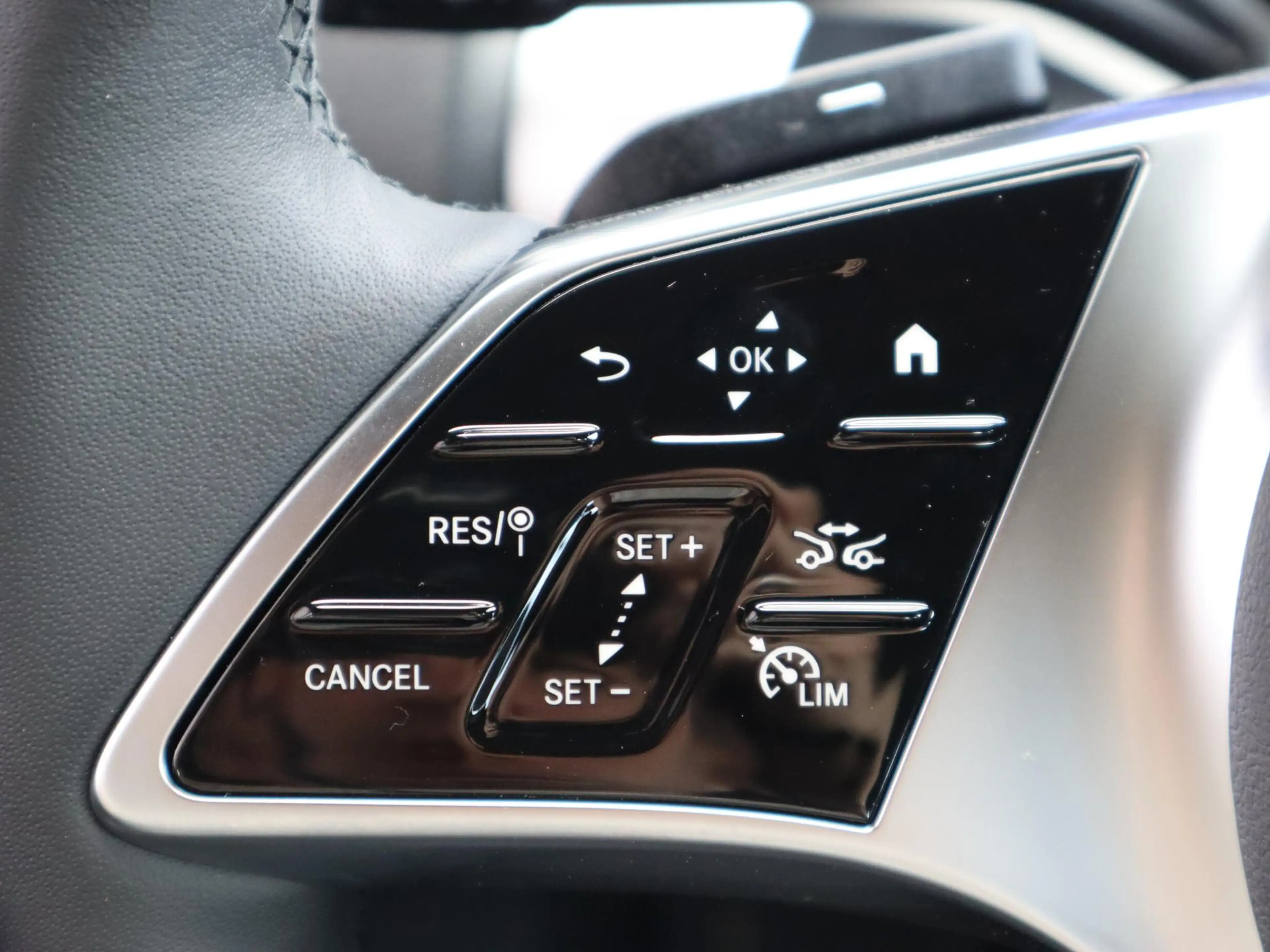 Mercedes-Benz EQB 250 250+ Business Solution 71 kWh — photo 15