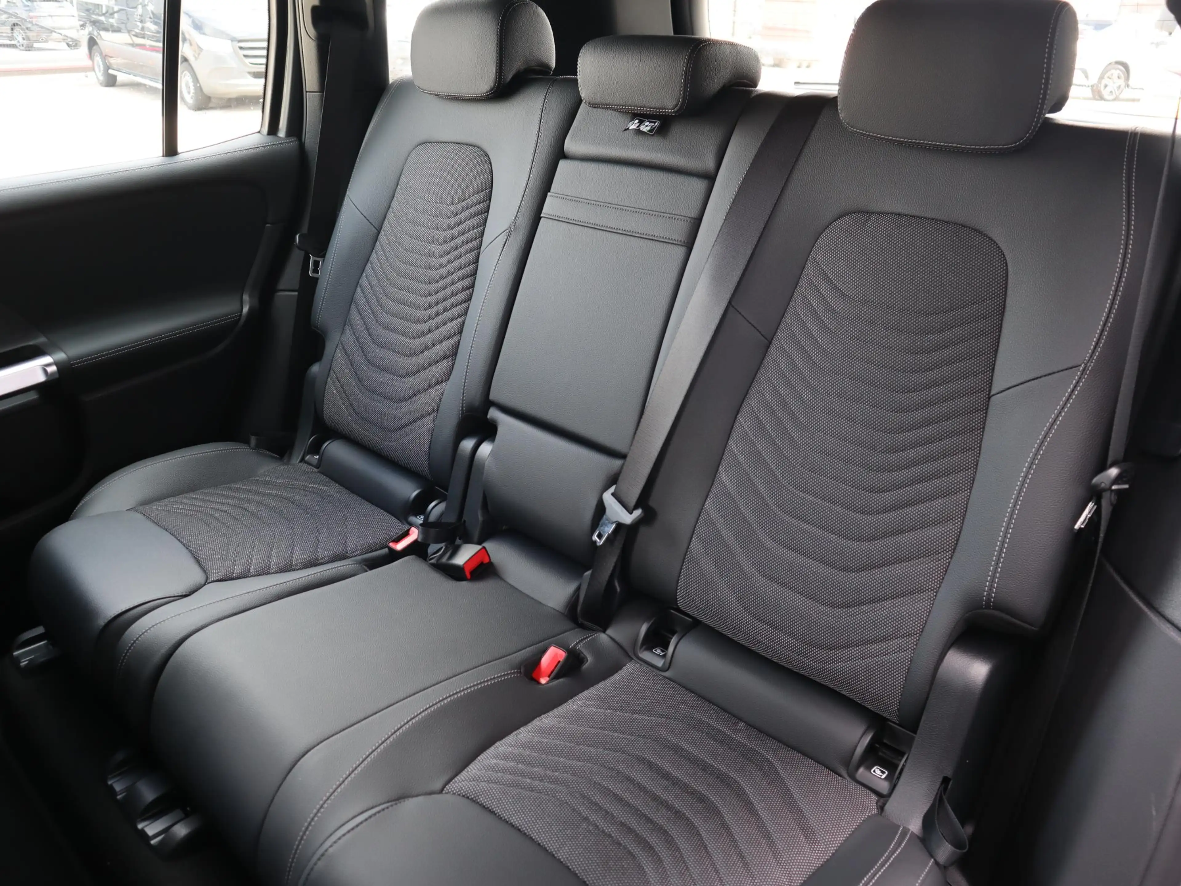Mercedes-Benz EQB 250 250+ Business Solution 71 kWh — photo 9