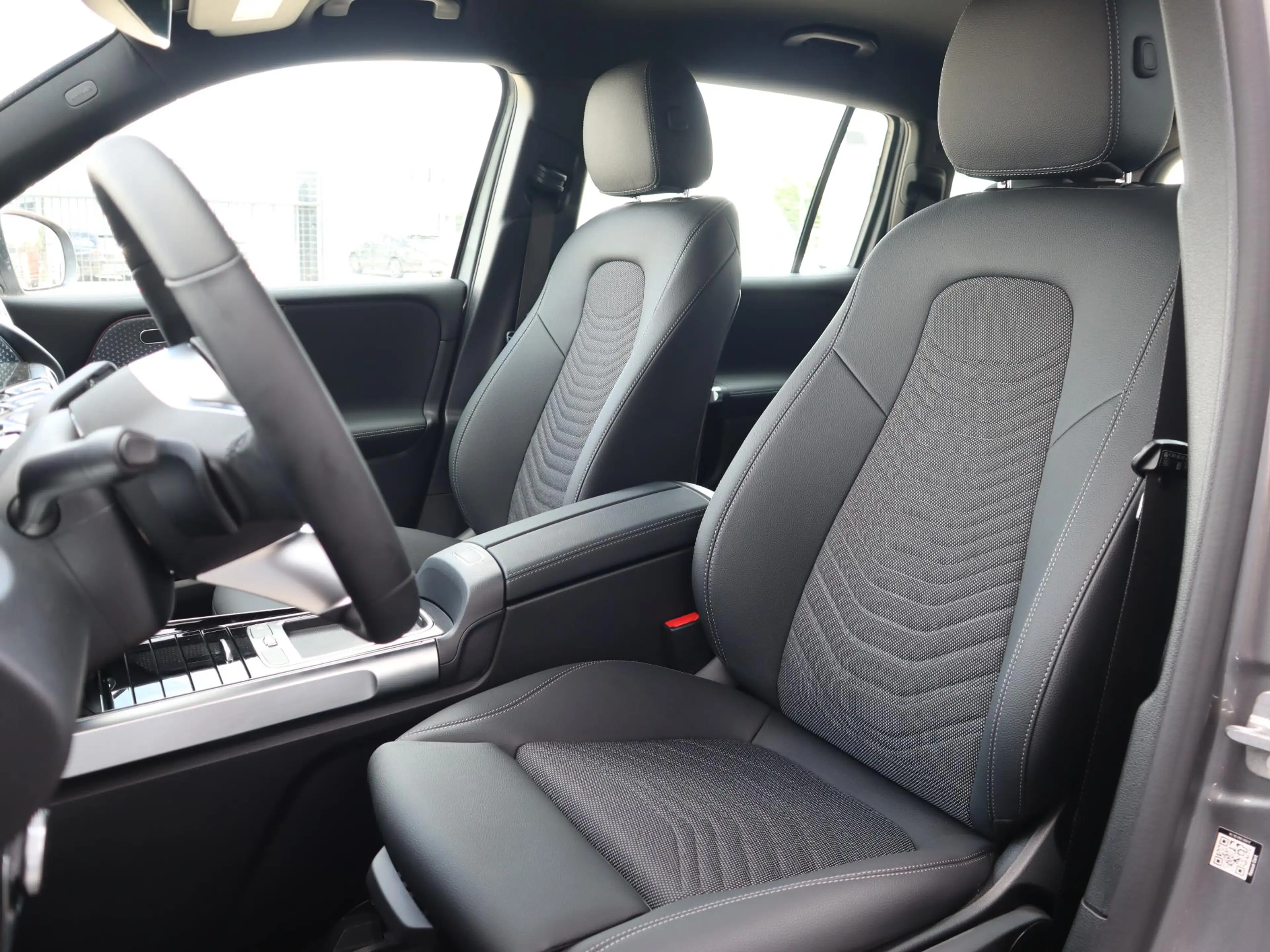 Mercedes-Benz EQB 250 250+ Business Solution 71 kWh — photo 10