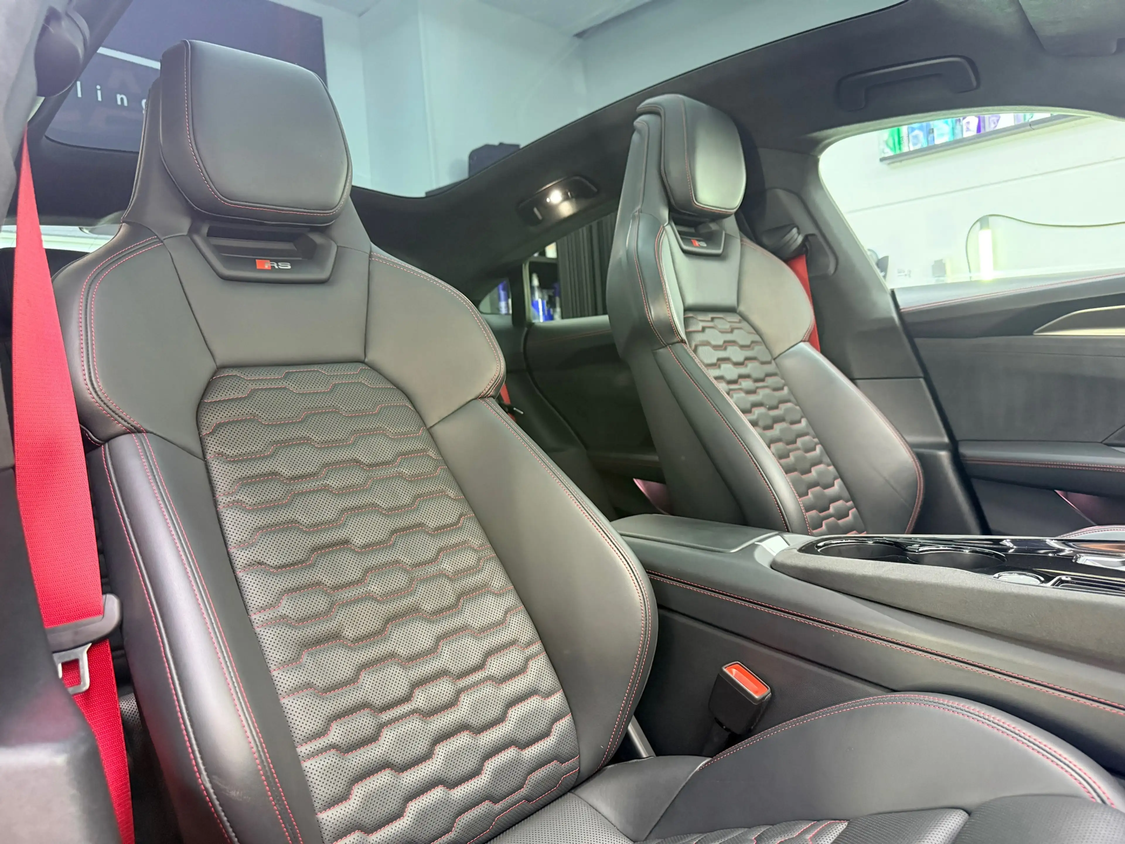 Audi RS e-tron GT 93 kWh — photo 25