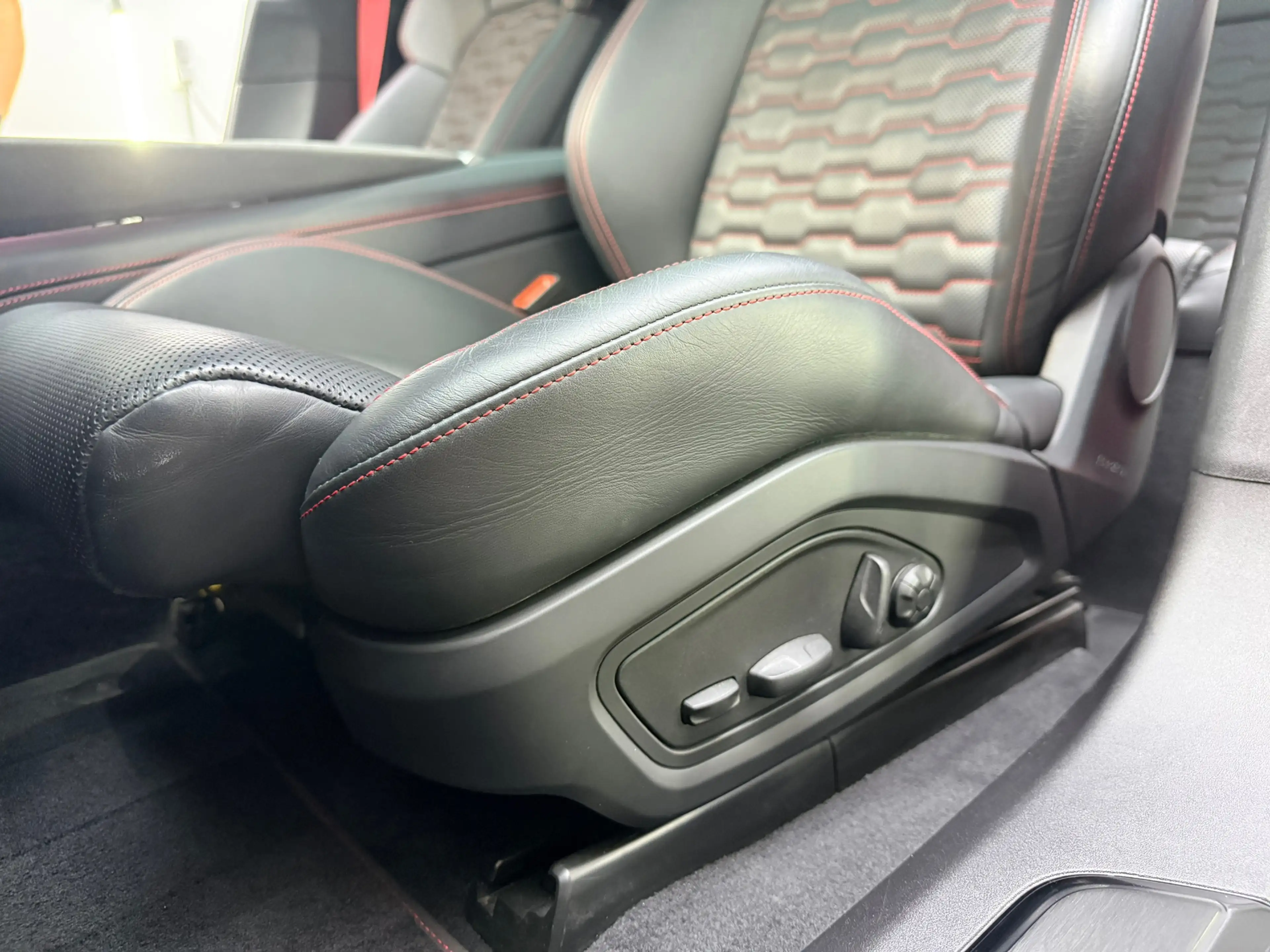 Audi RS e-tron GT 93 kWh — photo 17