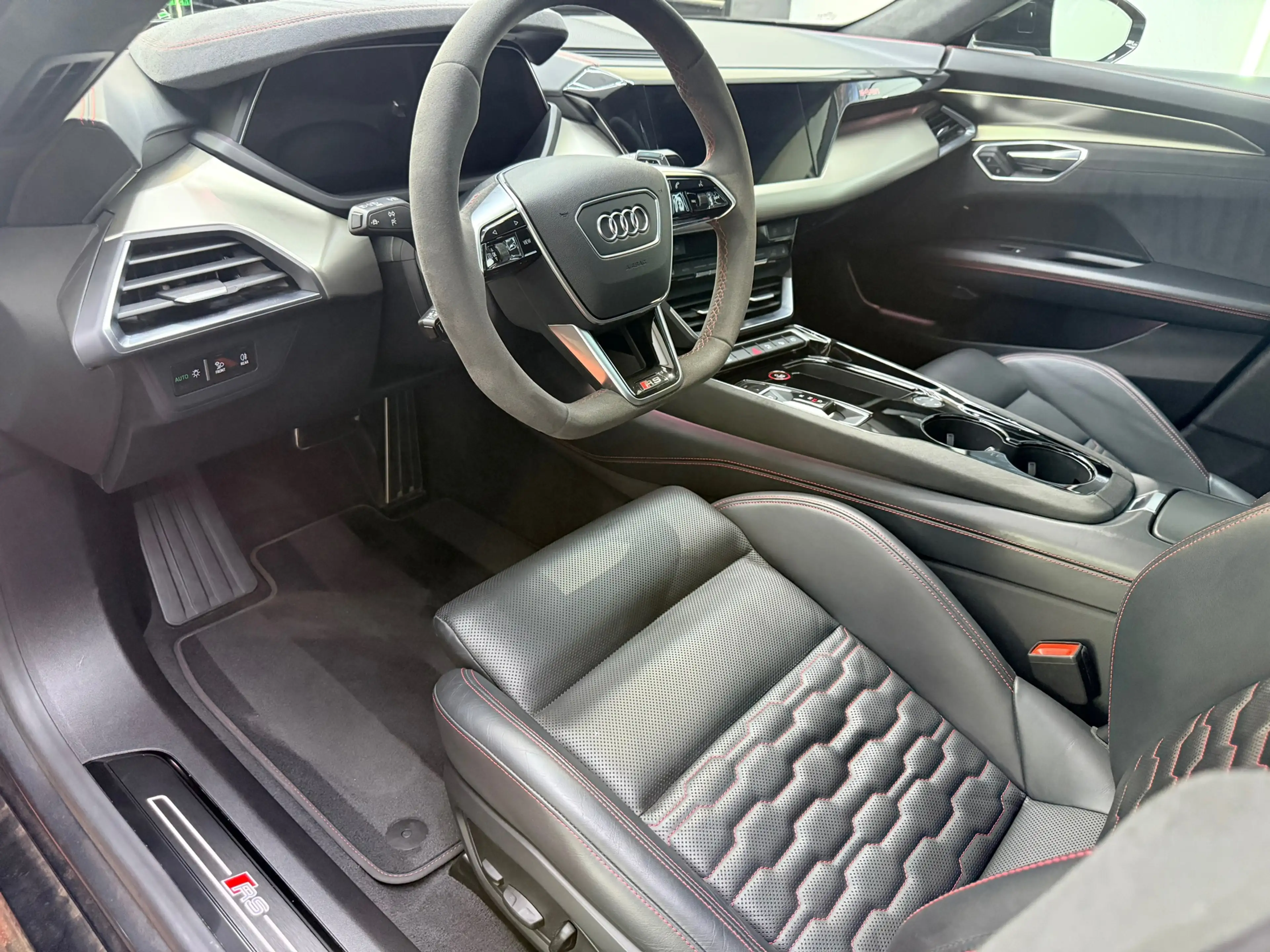 Audi RS e-tron GT 93 kWh — photo 14