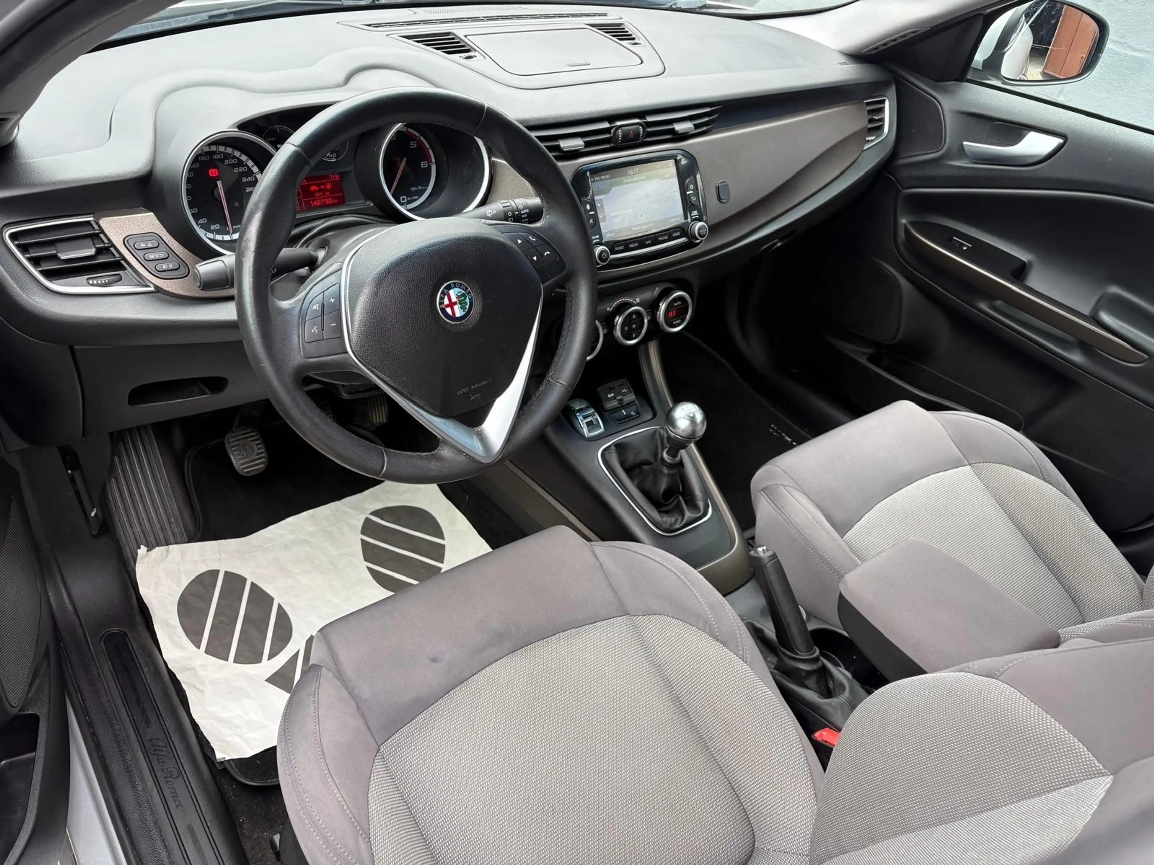 Alfa Romeo Giulietta 1.6 JTDm Distinctive — photo 7
