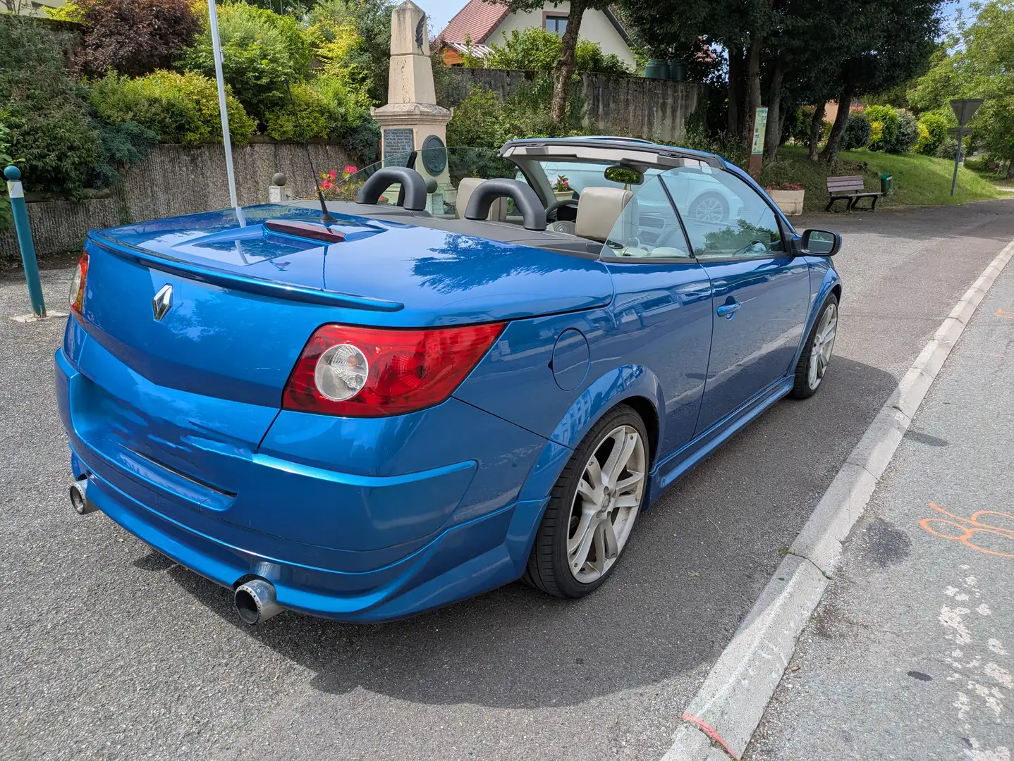 Renault Megane Mégane CC 2.0T Luxe Privilège Bleu - 2