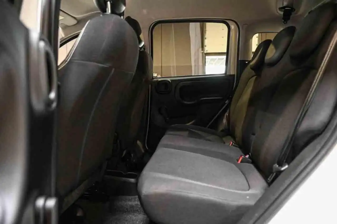 Fiat Panda 1.0 FireFly S&S Hybrid, миниатюра 11