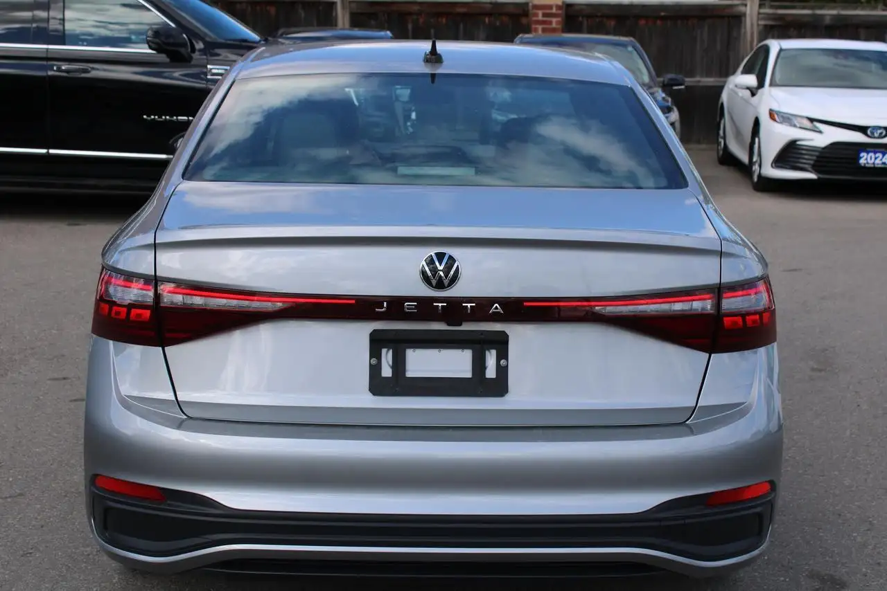 Volkswagen Jetta снимка Volkswagen Jetta