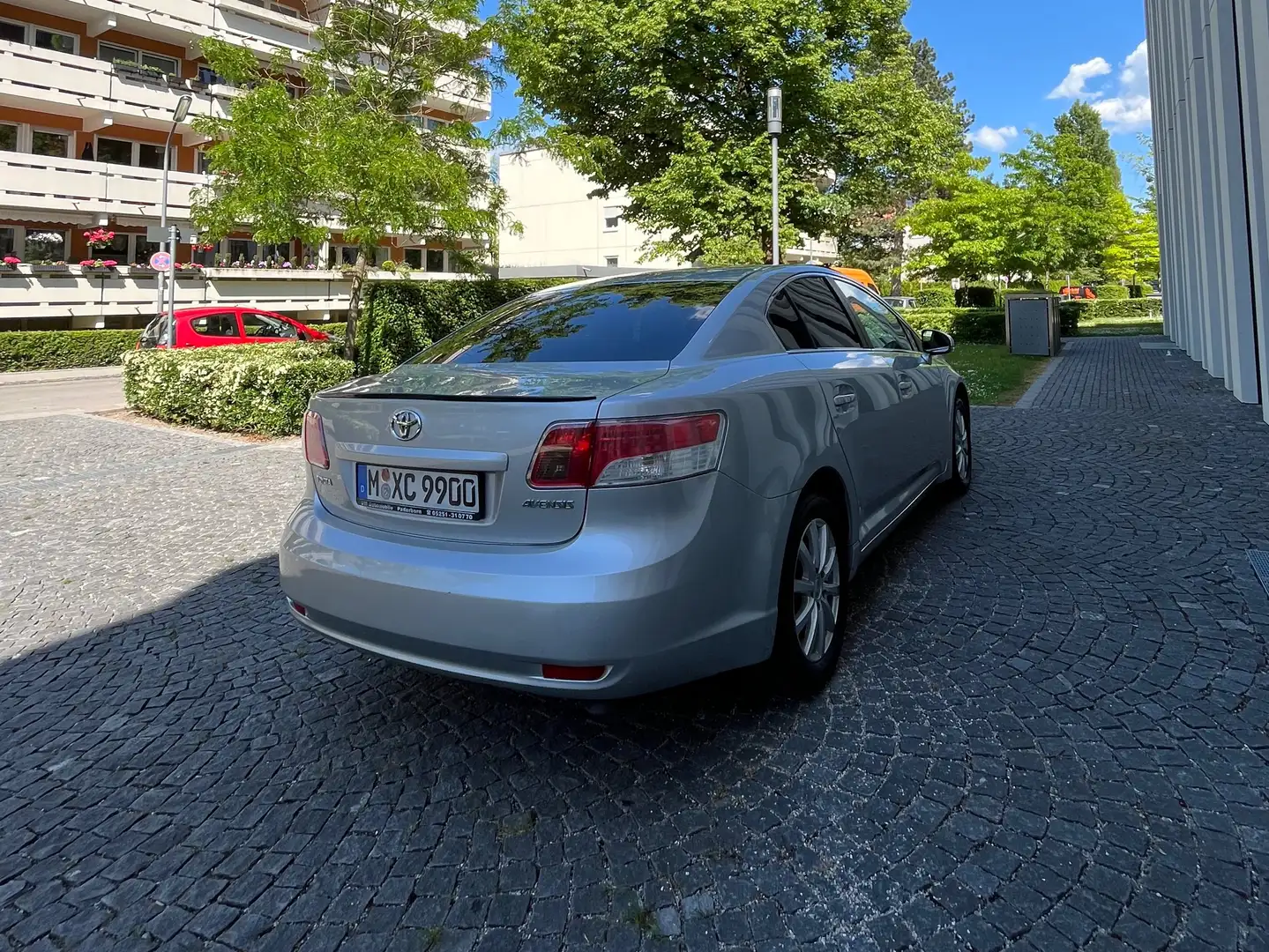 Toyota Avensis Avensis 1.8 Sol Silber - 1