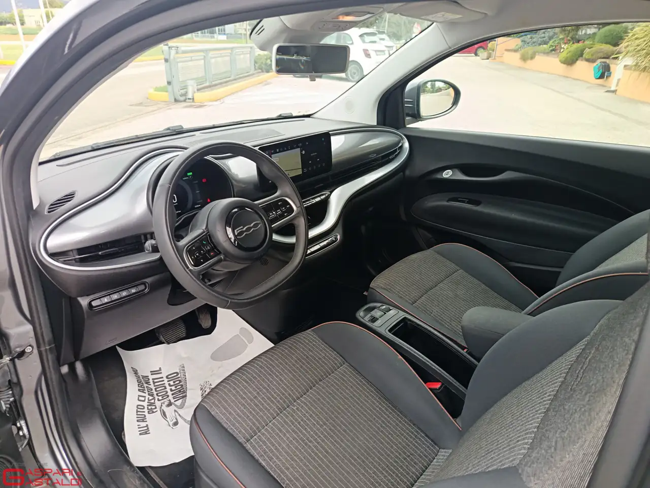 Fiat 500 Icon + 118cv 42 kWh 320km WLTP, миниатюра 8