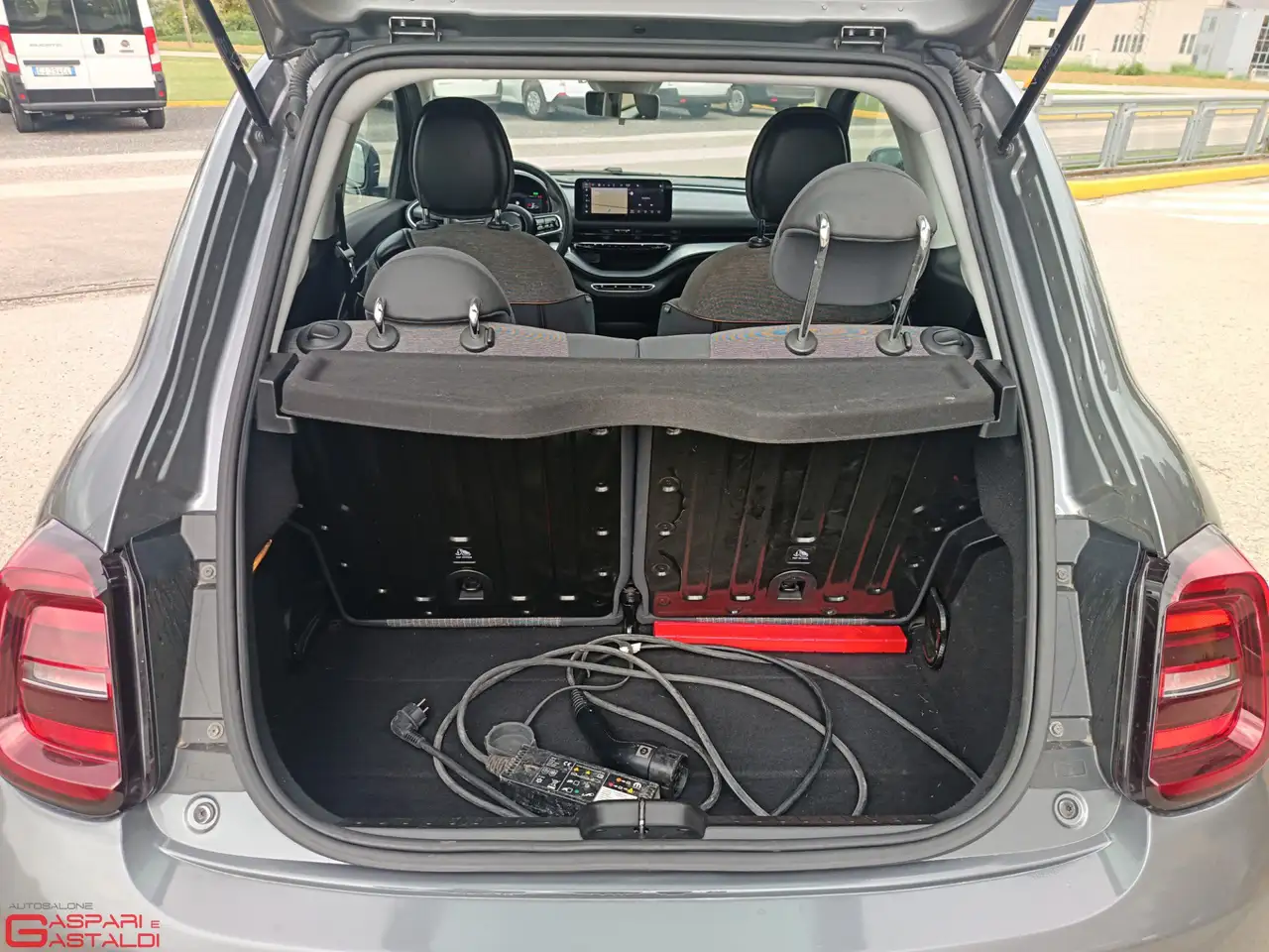 Fiat 500 Icon + 118cv 42 kWh 320km WLTP, миниатюра 5