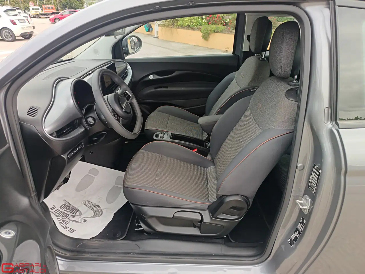 Fiat 500 Icon + 118cv 42 kWh 320km WLTP, миниатюра 6