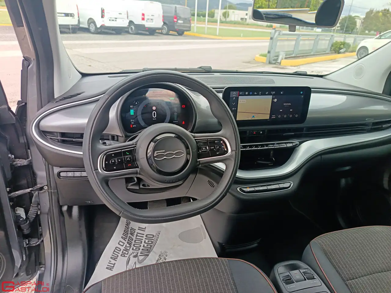Fiat 500 Icon + 118cv 42 kWh 320km WLTP, миниатюра 10