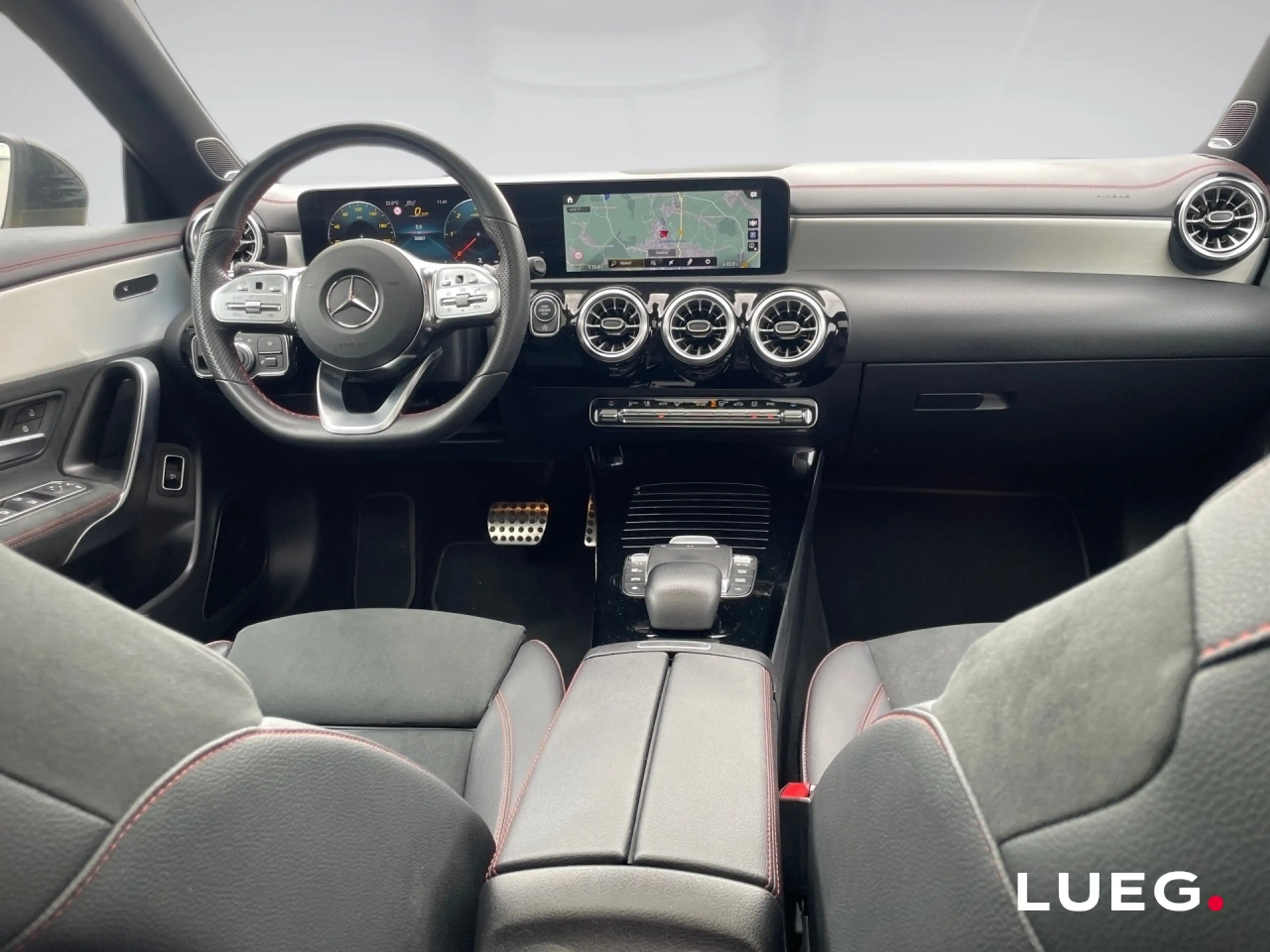 Mercedes-Benz CLA 220 d Shooting Brake — photo 10
