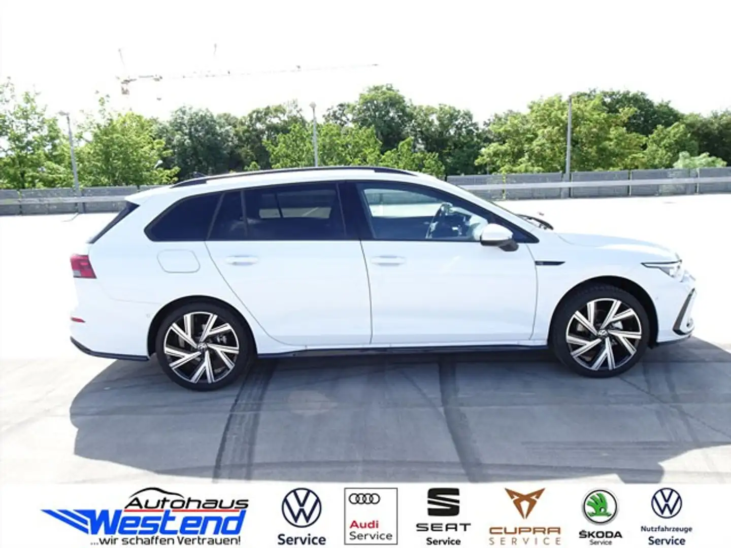 Volkswagen Golf Variant R line 1.5l eTSI 110kW DSG AHK LED Navi Klima Weiß - 2