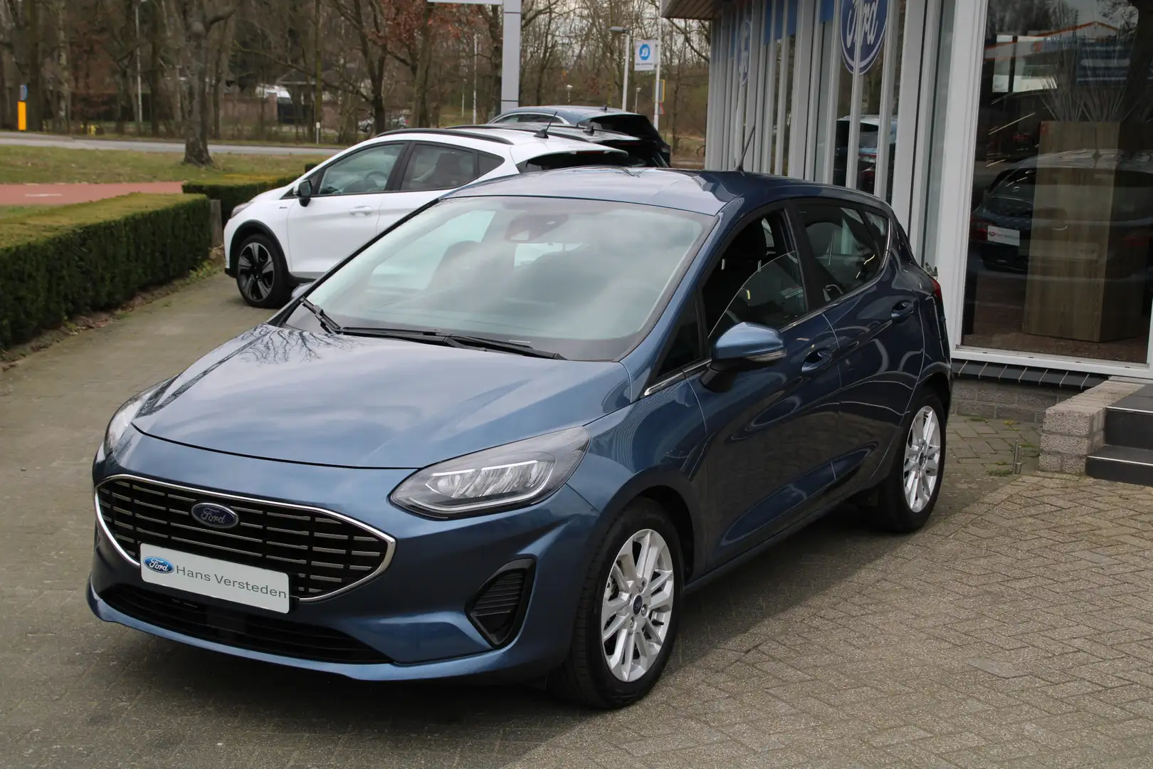 Ford Fiesta 1.0 EcoBoost 125pk Hybrid Titanium Automaat TREKHA Blauw - 2