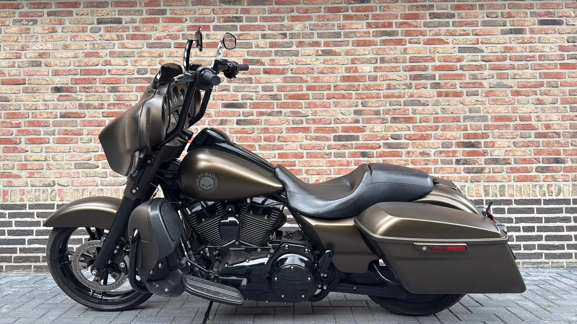 Harley-Davidson Street Glide 103 FLHXS Streetglide Maro - 1