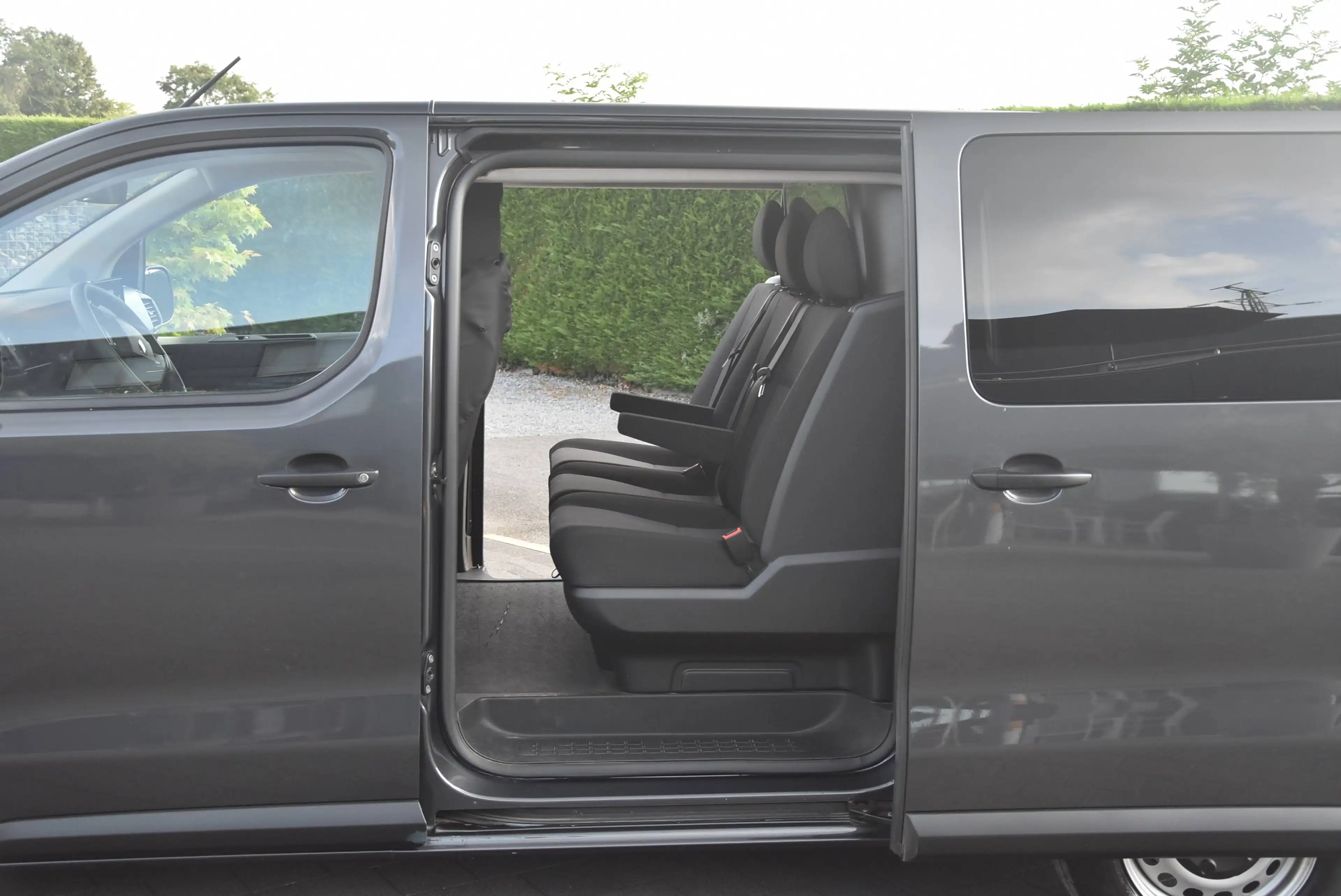 Peugeot Expert 2.0 BlueHdi 145 Man6 DubCab/6PL/Navi/Cam/Dab+/4Season — photo 14