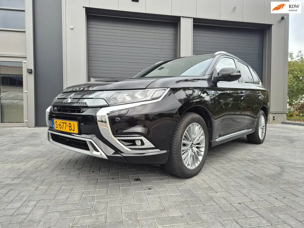 Mitsubishi Outlander 2019 из Европы — купить под ключ