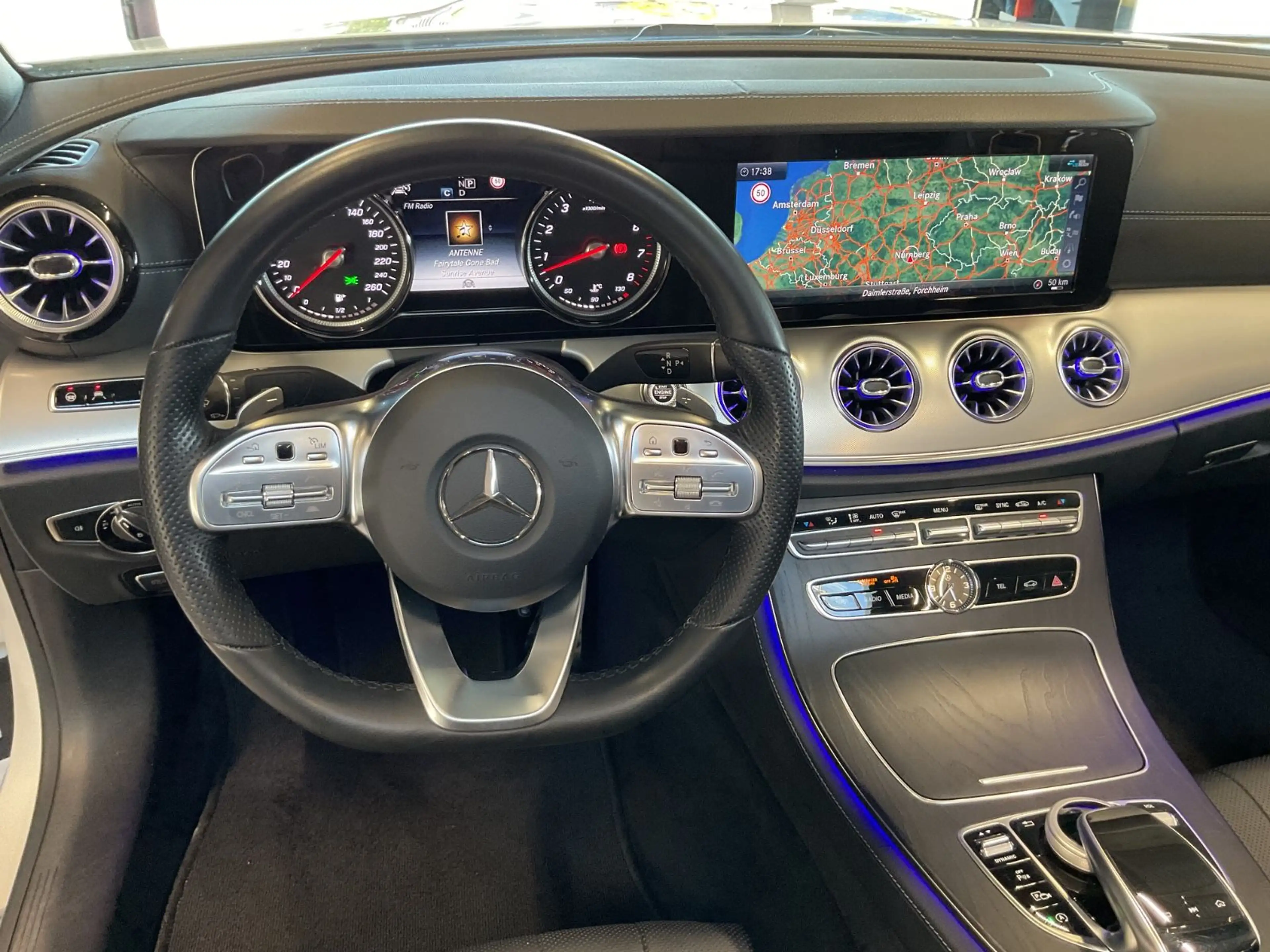 Mercedes-Benz E 450 4Matic AMG-Line — photo 12
