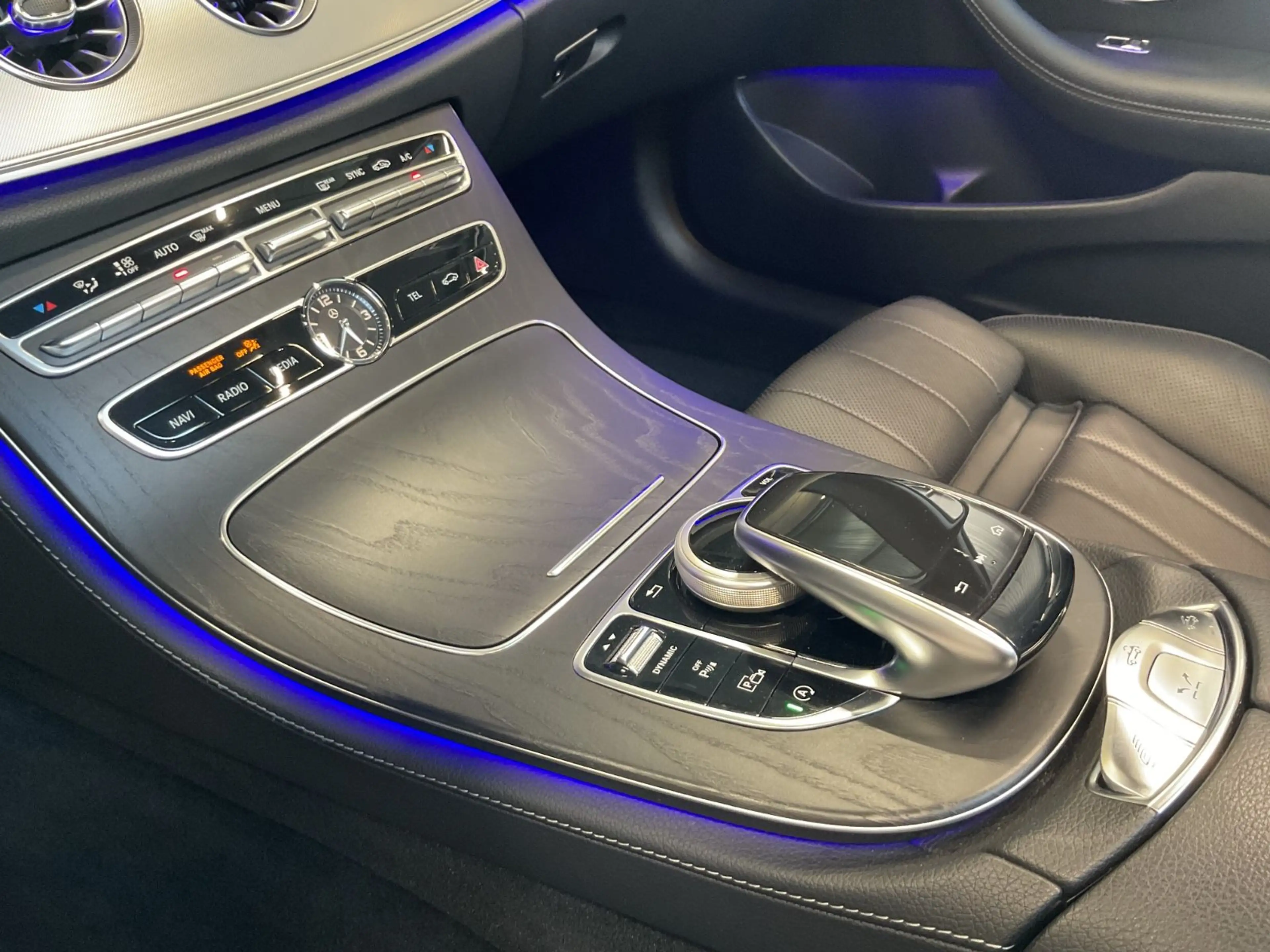 Mercedes-Benz E 450 4Matic AMG-Line — photo 13