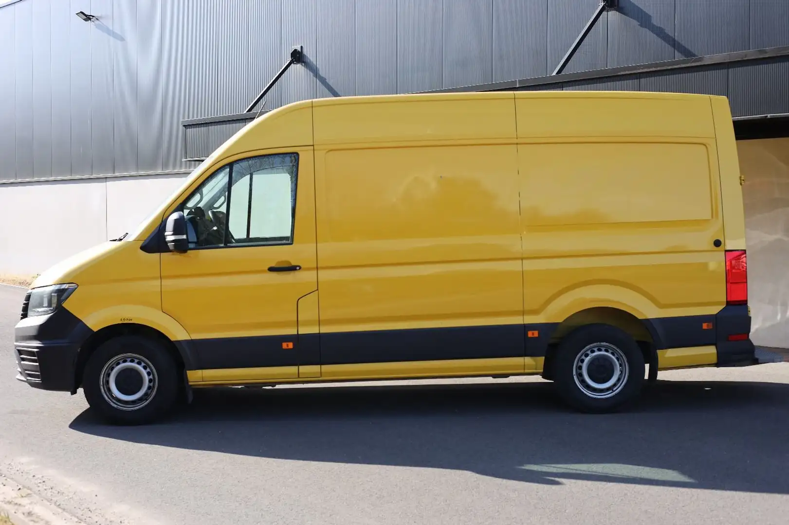 Volkswagen Crafter Crafter 30 TDI Autm. VA Trendline Jaune - 2