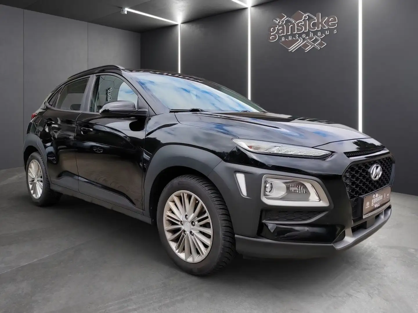 Hyundai KONA 1.6 T-GDI Trend DCT 4WD Zwart - 2
