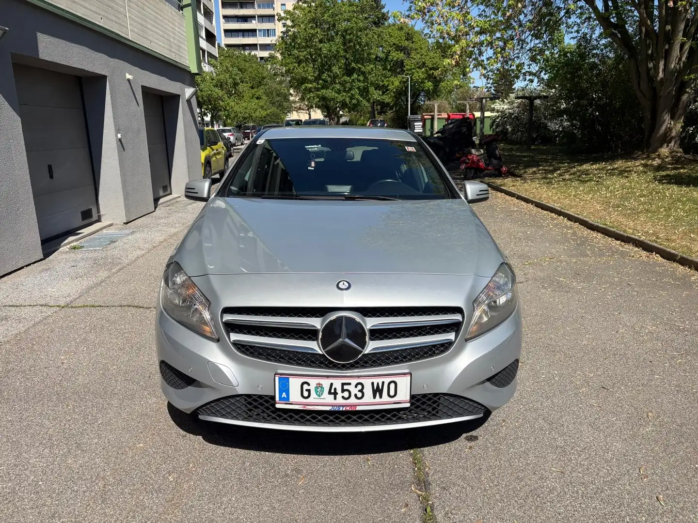 Mercedes-Benz A 180 (BlueEFFICIENCY) 7G-DCT Urban - 1