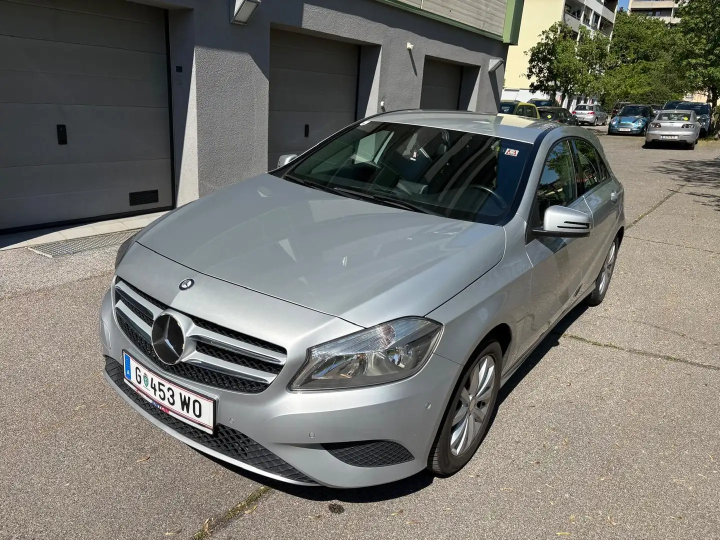 Mercedes-Benz A 180 (BlueEFFICIENCY) 7G-DCT Urban - 2