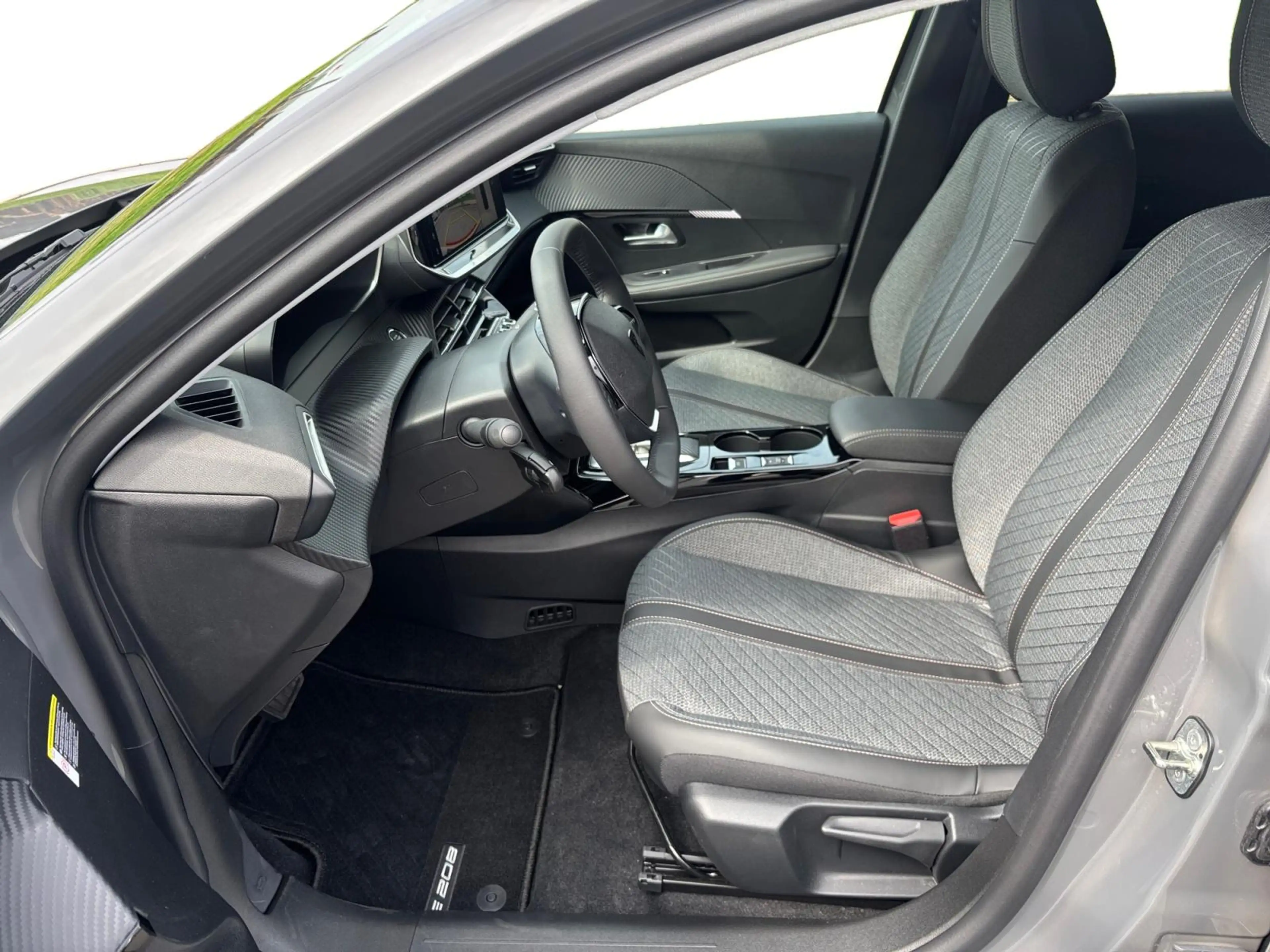Peugeot e-208 EV Allure Avantage 51 kWh | Warmtepomp | 360 camer — photo 9