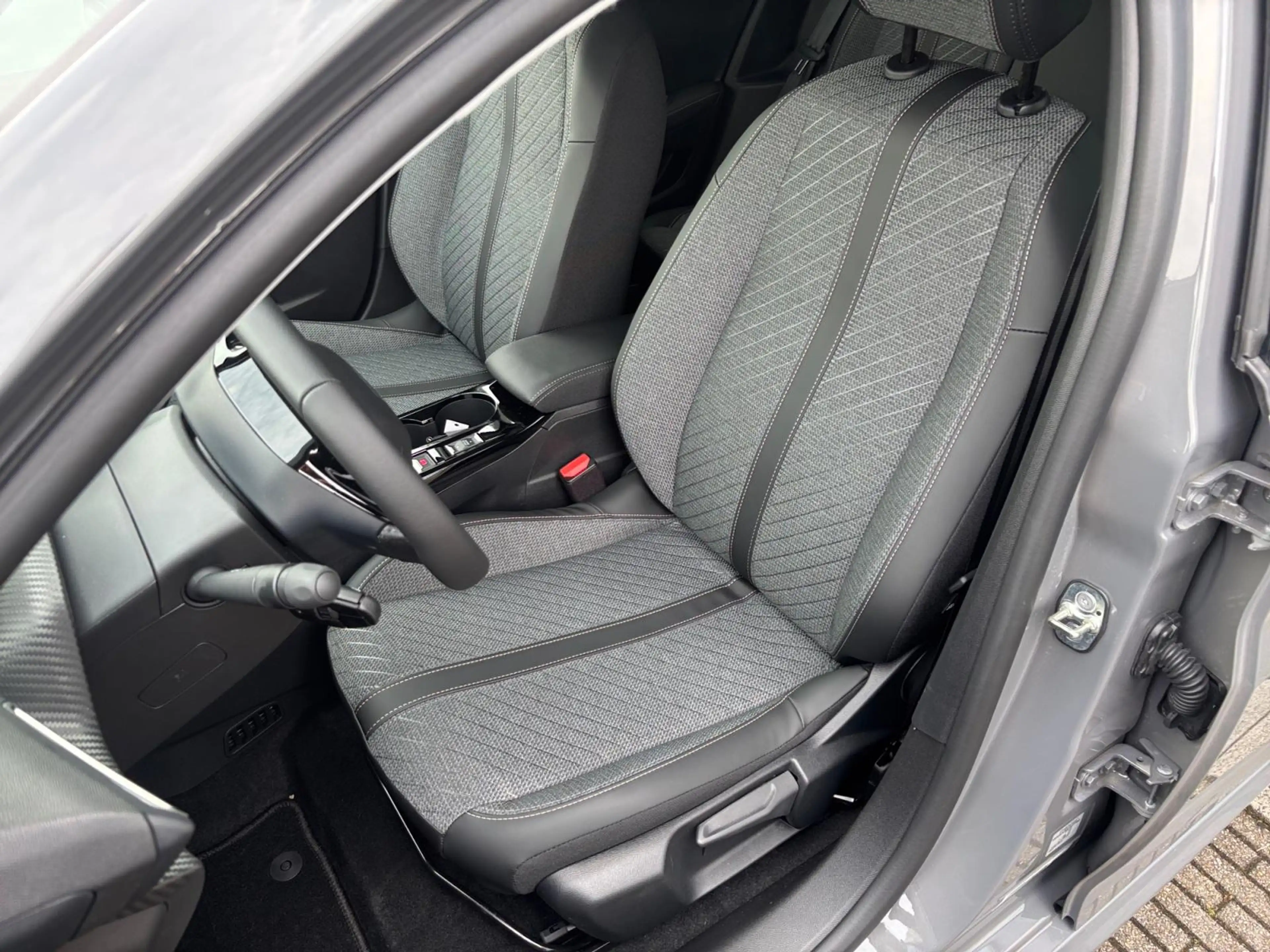 Peugeot e-208 EV Allure Avantage 51 kWh | Warmtepomp | 360 camer — photo 8
