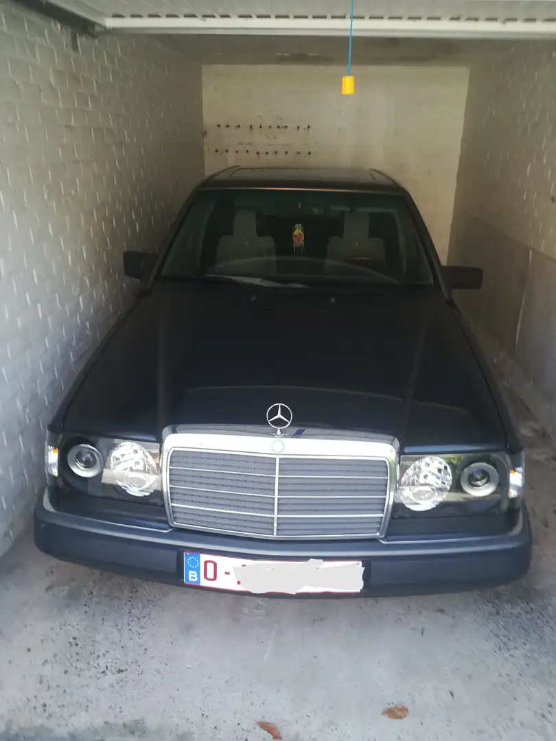 Mercedes-Benz 230 W 124 Negru - 1