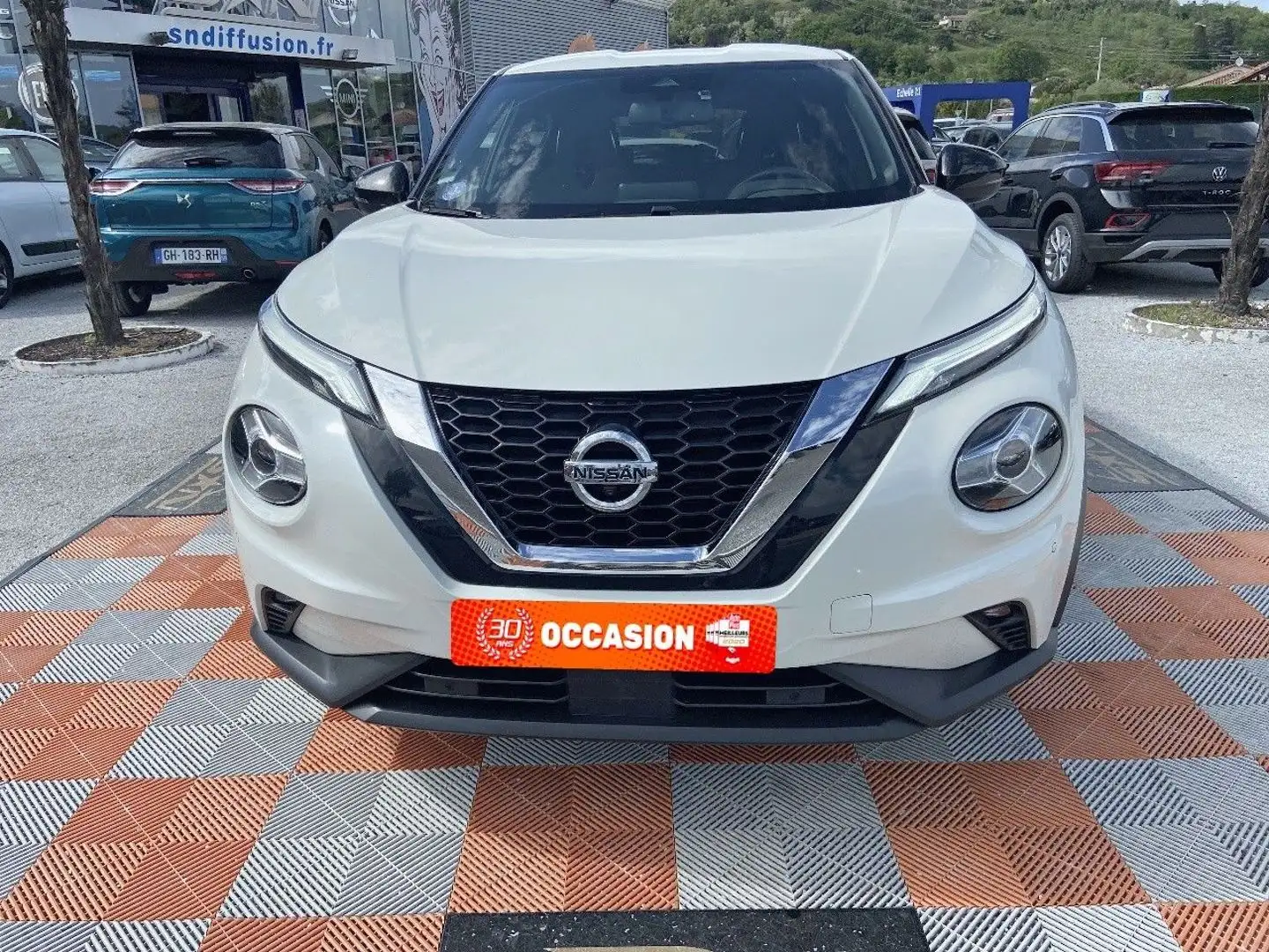 Nissan Juke 1.0 DIG-T 114 TECKNA Blanc - 2